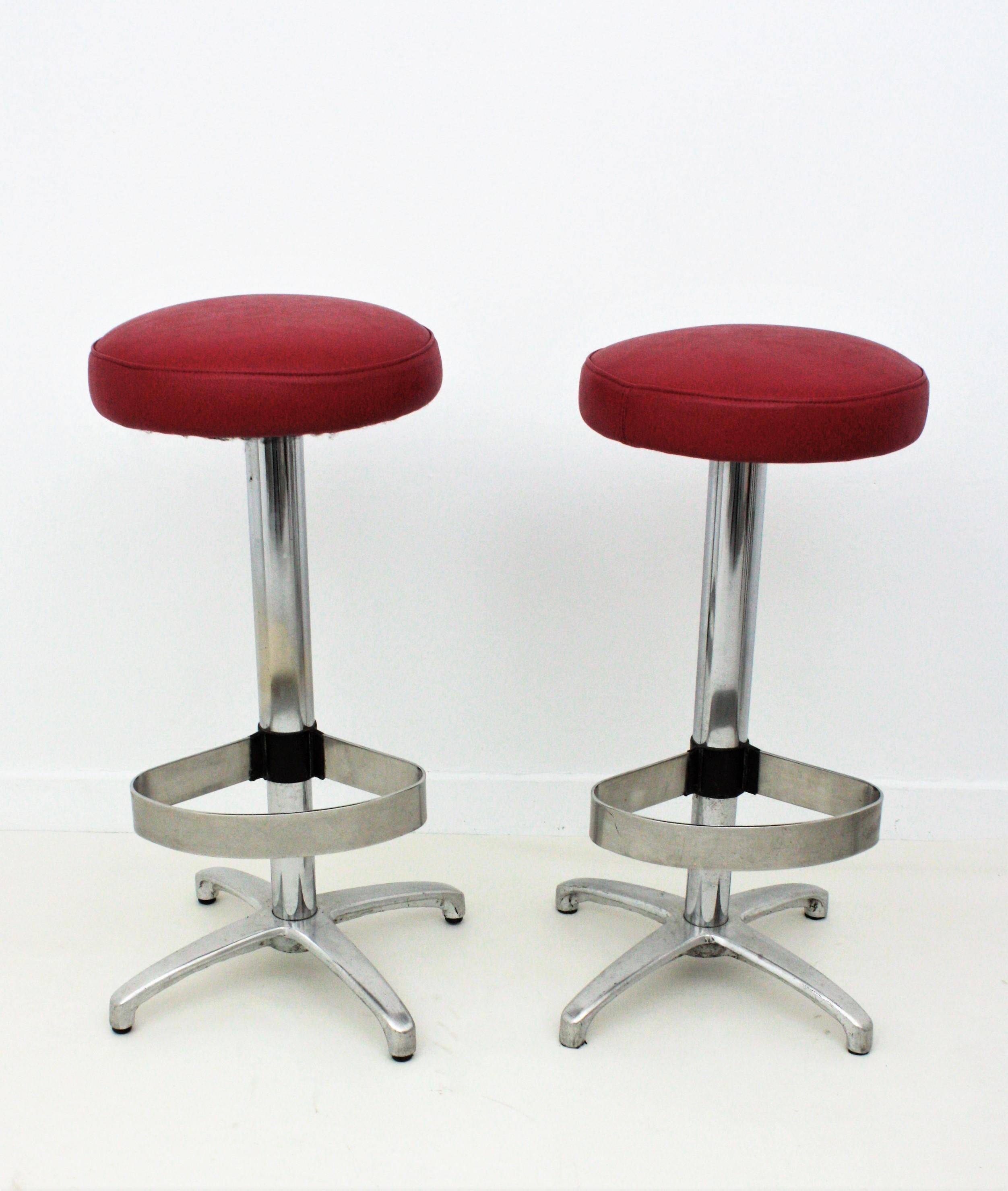 Four Midcentury Bar Stools in Metal Upholstered in Red Leatherette For Sale 6