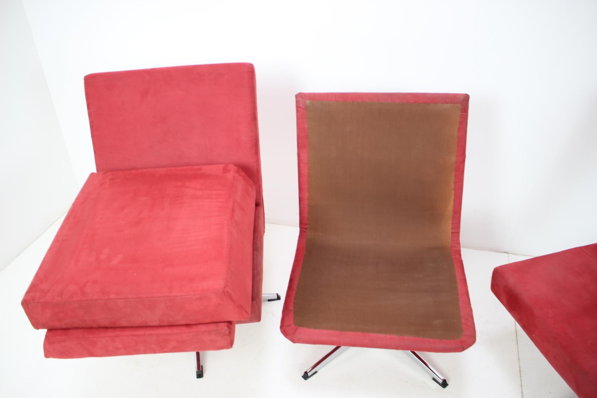 Set of Four Swivel Chairs, 1970's In Good Condition In Praha, CZ