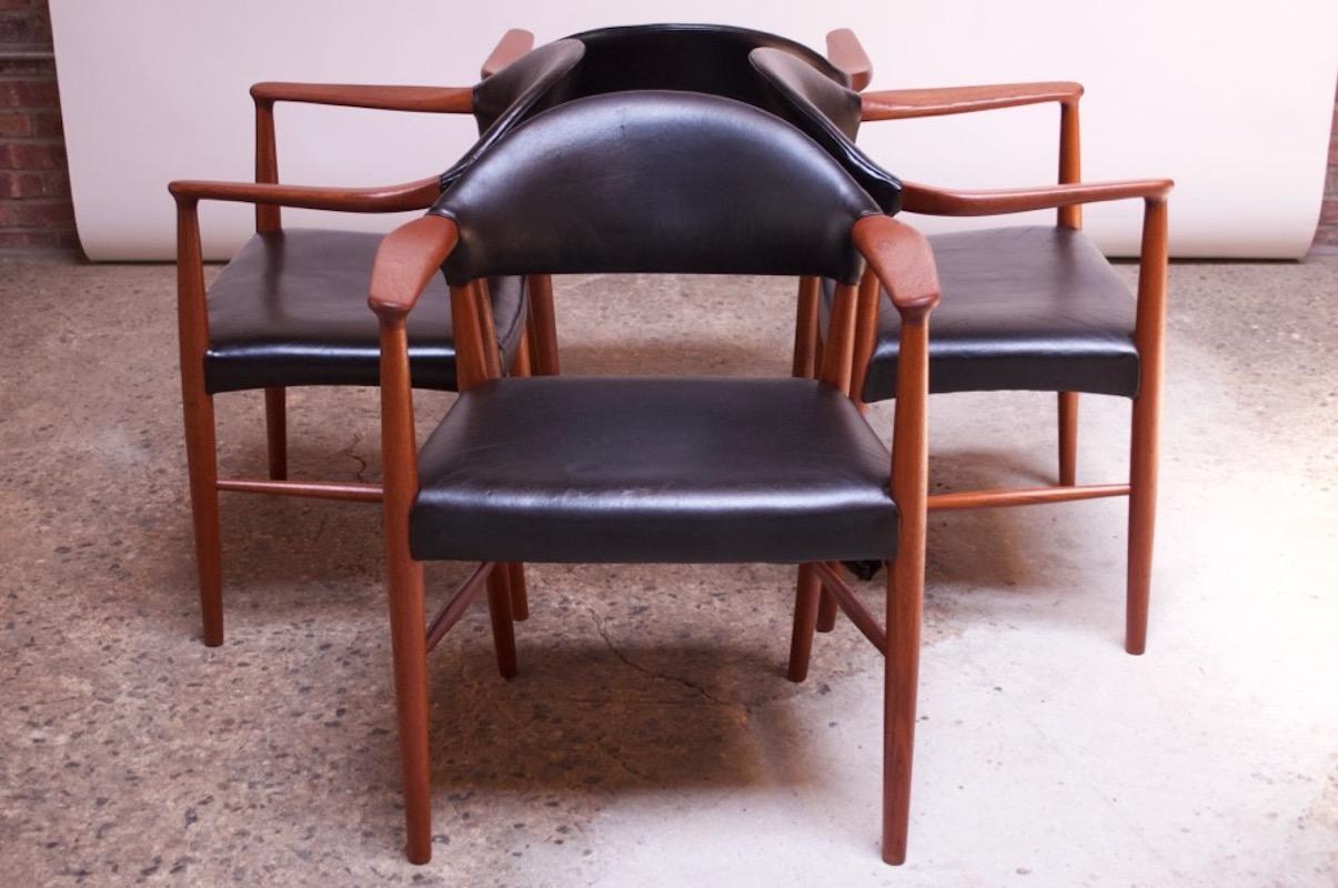 Mid-Century Modern Set of Four Teak and Leather Armchairs by Kurt Olsen for Slagelse Møbelværk For Sale