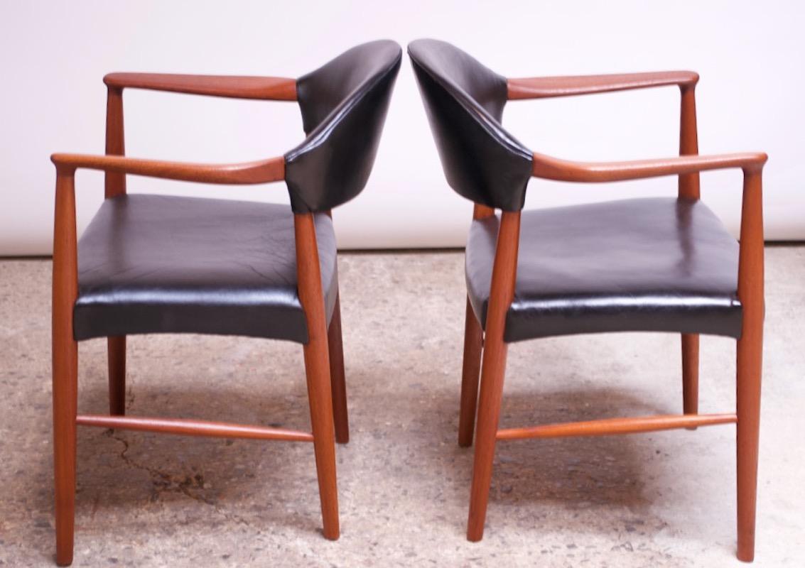 Mid-20th Century Set of Four Teak and Leather Armchairs by Kurt Olsen for Slagelse Møbelværk For Sale