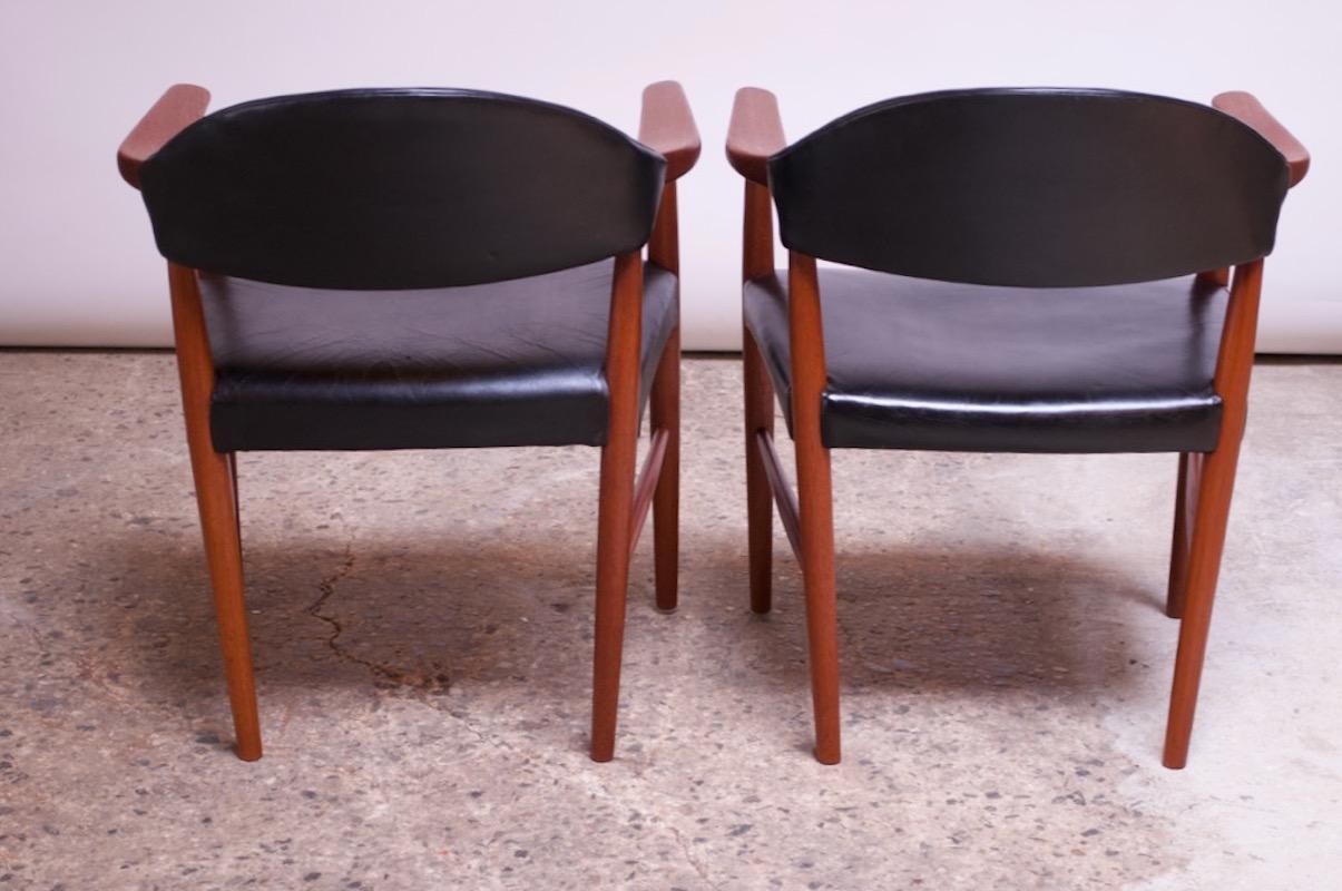 Cuir Ensemble de quatre fauteuils en teck et cuir de Kurt Olsen pour Slagelse Møbelværk en vente