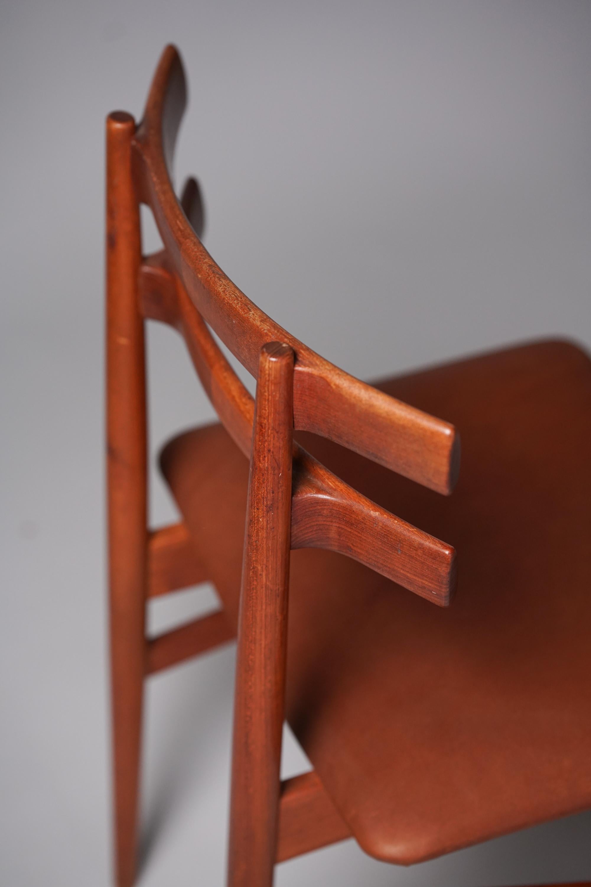 Set di quattro sedie in teak, Poul Hundevad, anni '60 in vendita 6