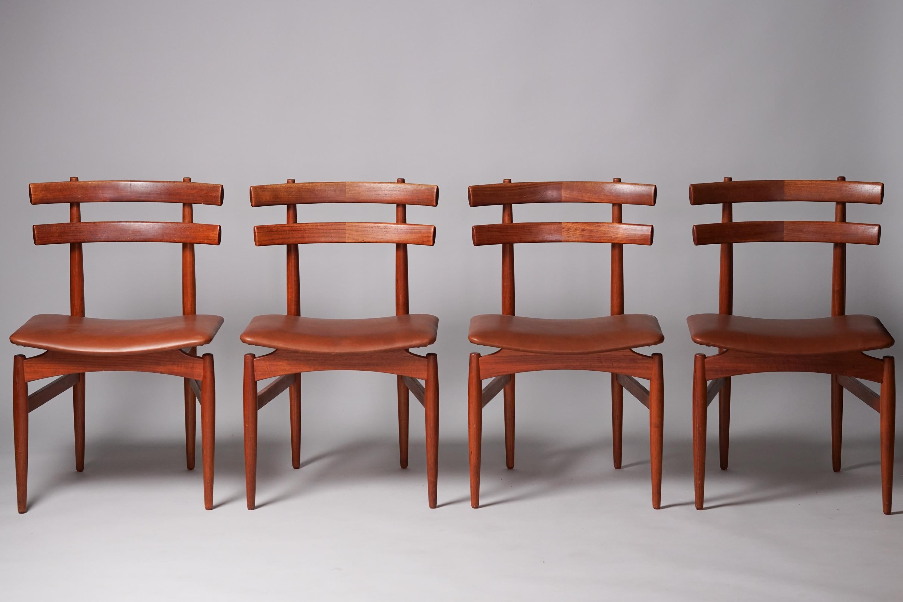 Danese Set di quattro sedie in teak, Poul Hundevad, anni '60 in vendita