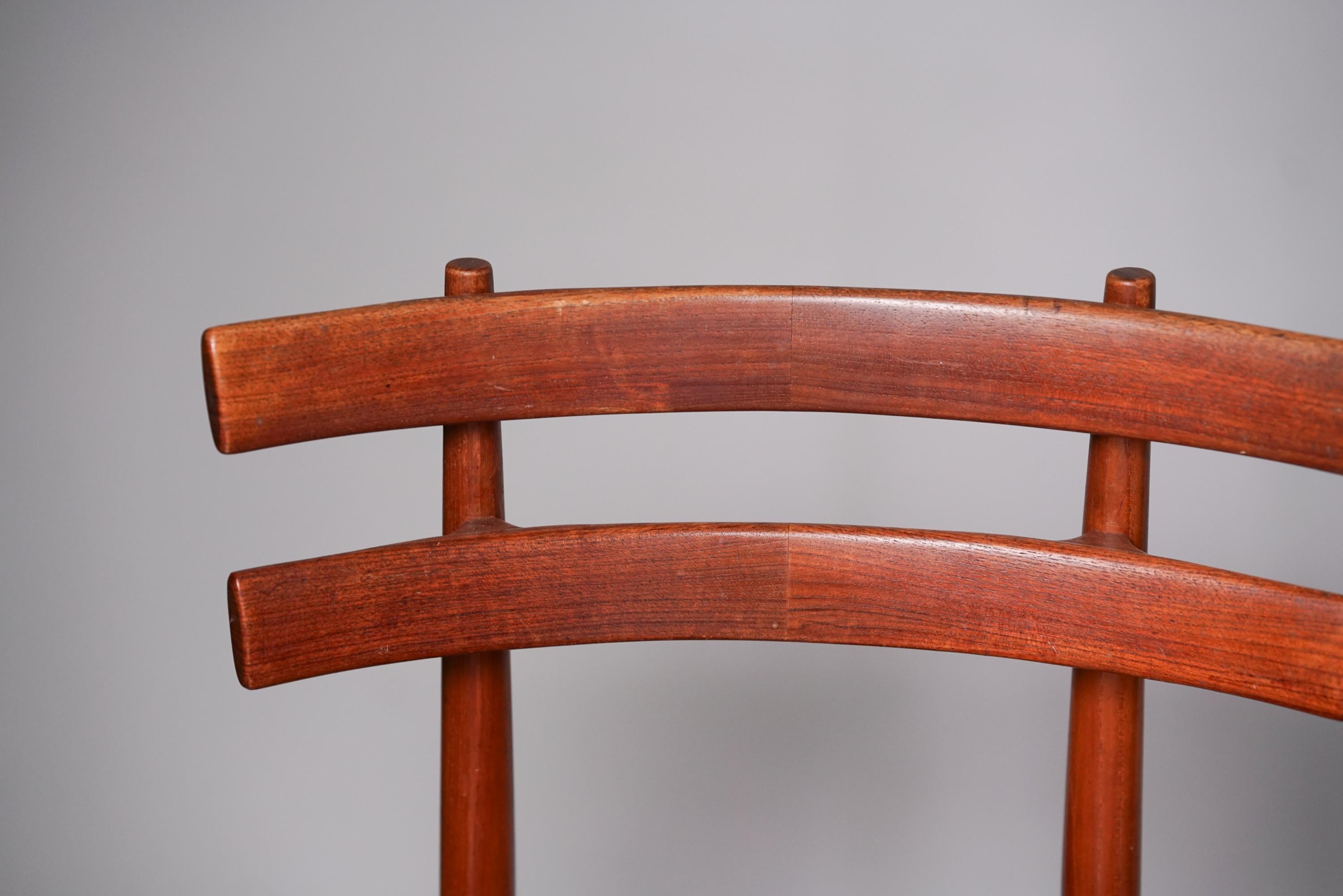 Pelle Set di quattro sedie in teak, Poul Hundevad, anni '60 in vendita