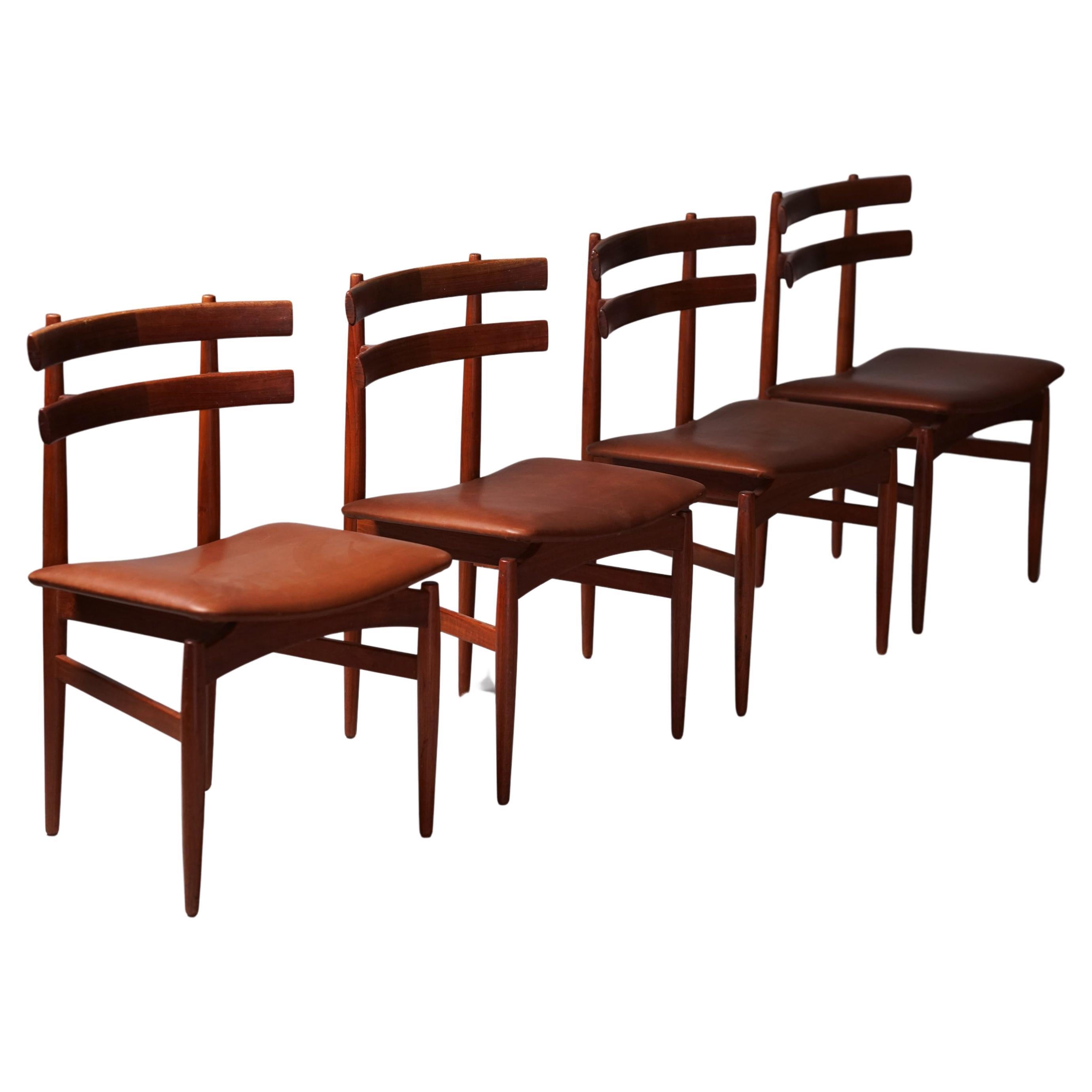 Set of Four Teak Chairs, Poul Hundevad, 1960s For Sale