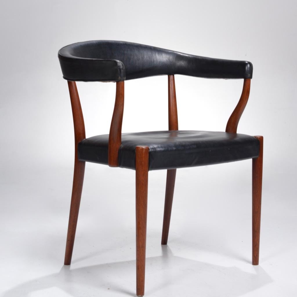 Set of Four Teak Curved Back Armchair Model B49 by Jacob Kjaer, Circa 1955 In Good Condition For Sale In Los Angeles, CA