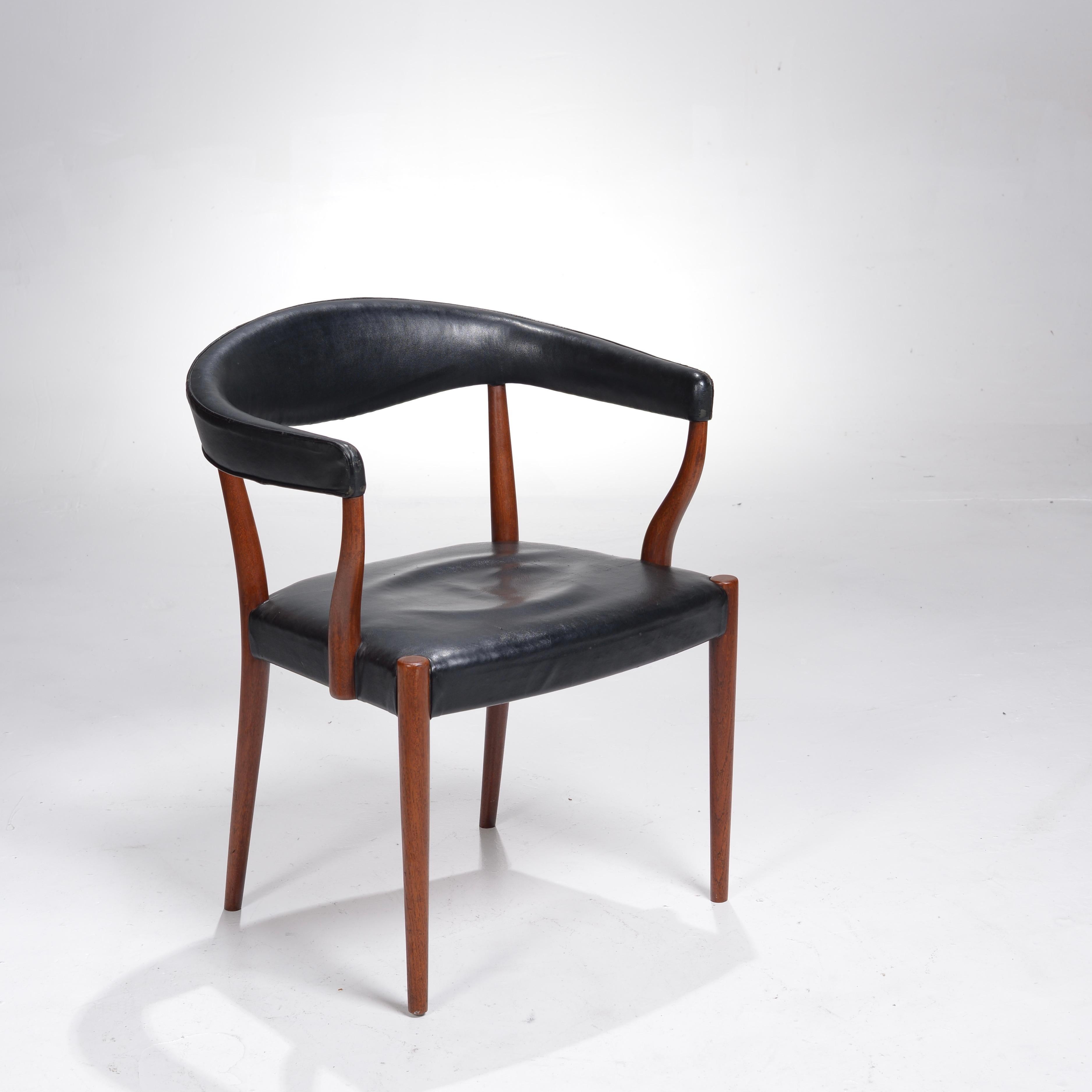 Set di quattro poltrone con schienale curvo in teak modello B49 di Jacob Kjaer, circa 1955 in vendita 1