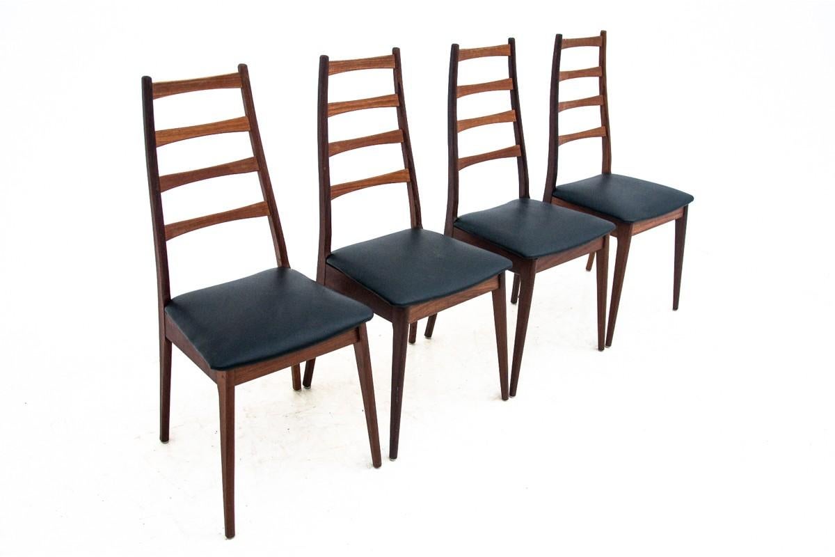 Mid-Century Modern Set of Four Teak Danish Midcentury Chairs, New Upholstery For Sale