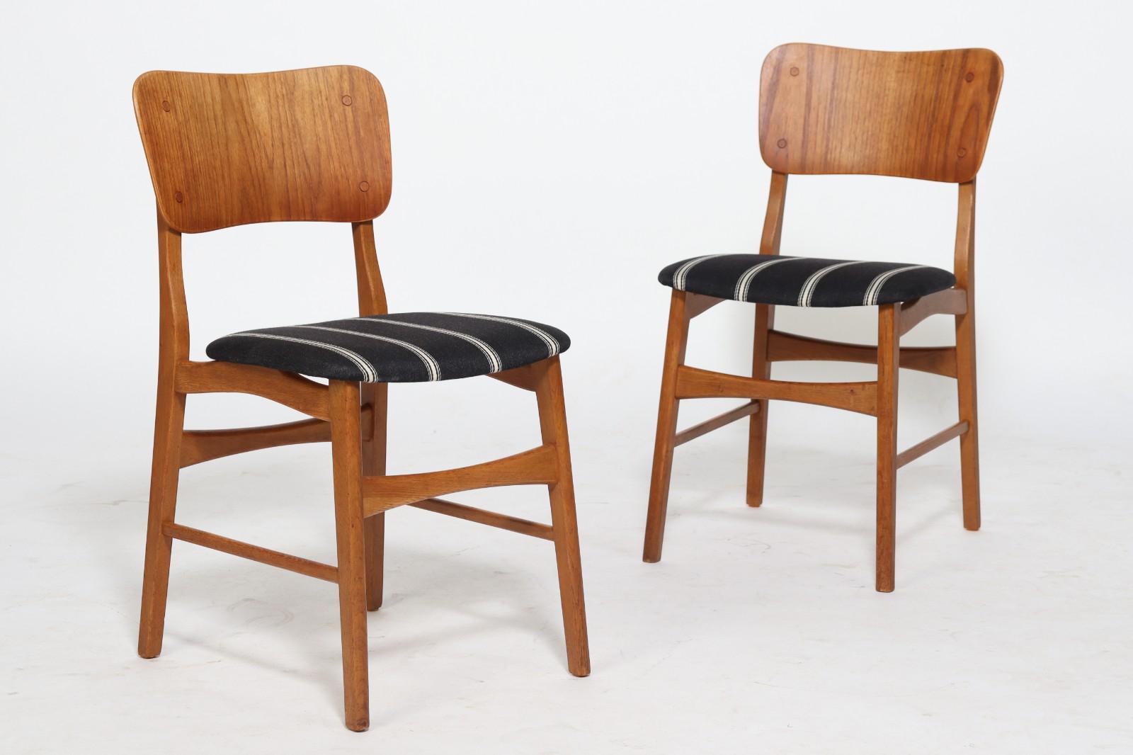 Milieu du XXe siècle Ensemble de quatre chaises de salle à manger en teck par Ib Kofod-Larsen pour Christensen & Larsen en vente