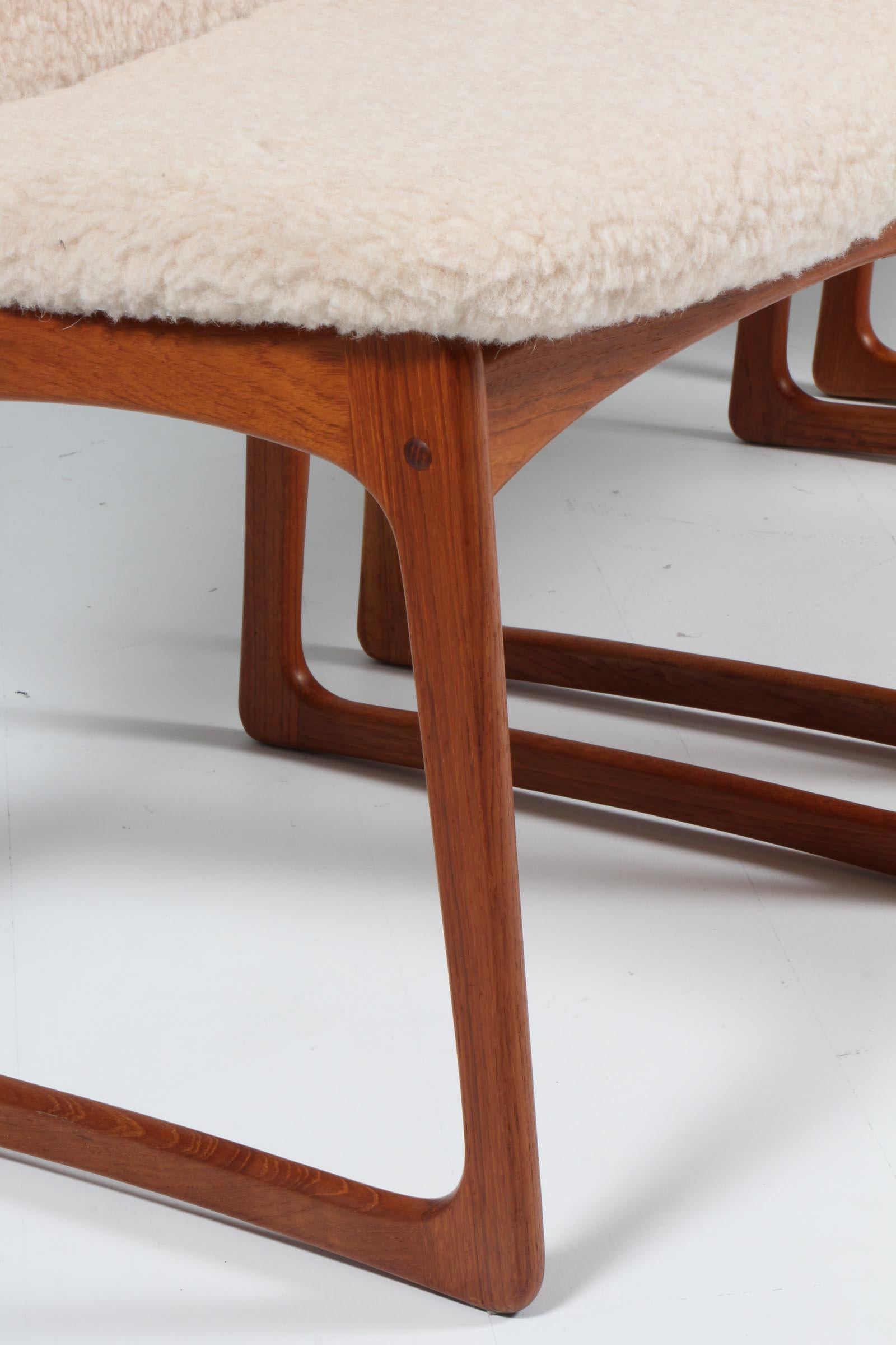 Set of Four Teak Dining Chairs by Vamdrup Stolefabrik, Denmark. Lambswool In Excellent Condition In Esbjerg, DK