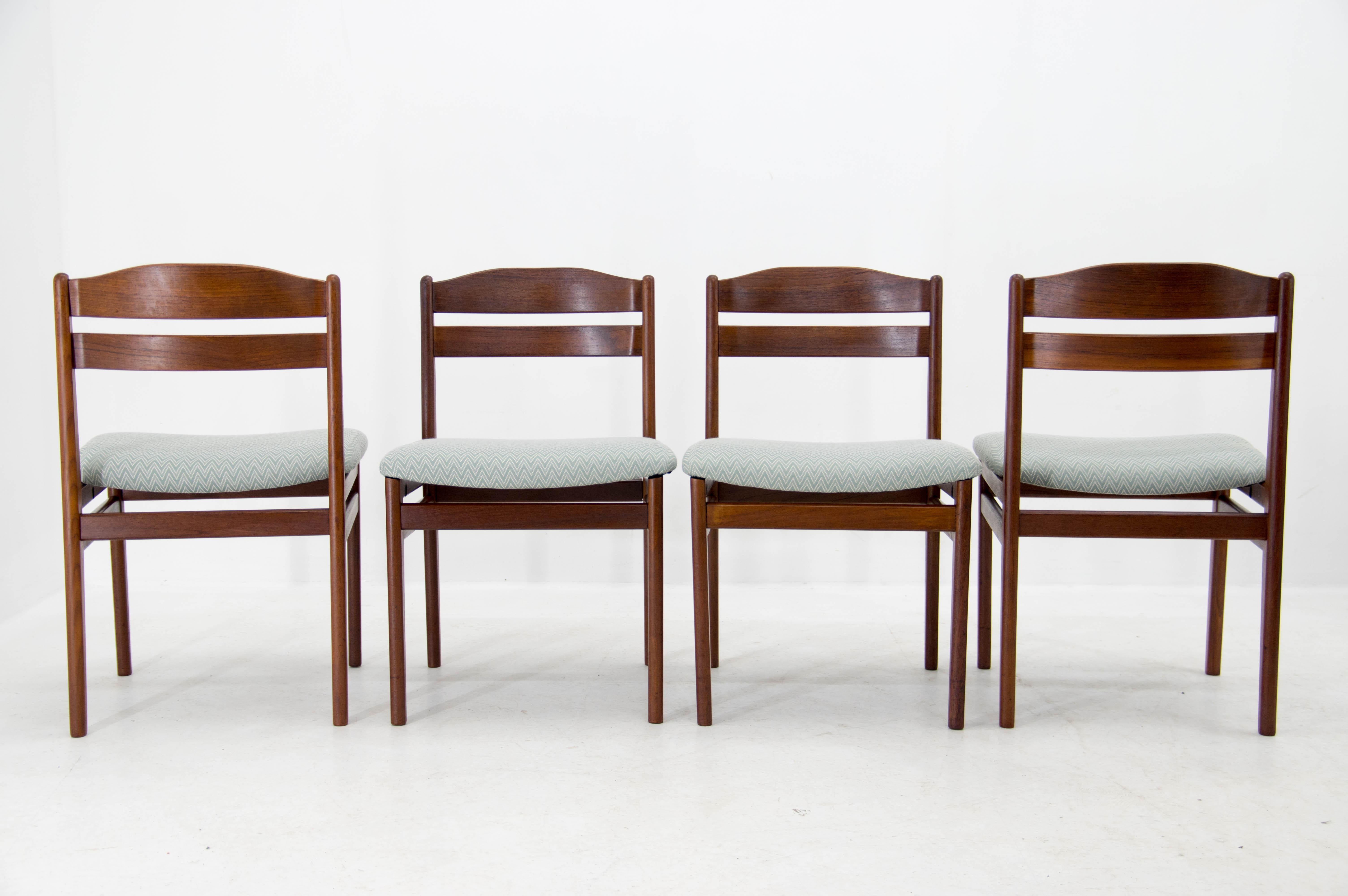 Scandinavian Modern Set of Four Teak Dining Chairs, Denmark, 1960s For Sale