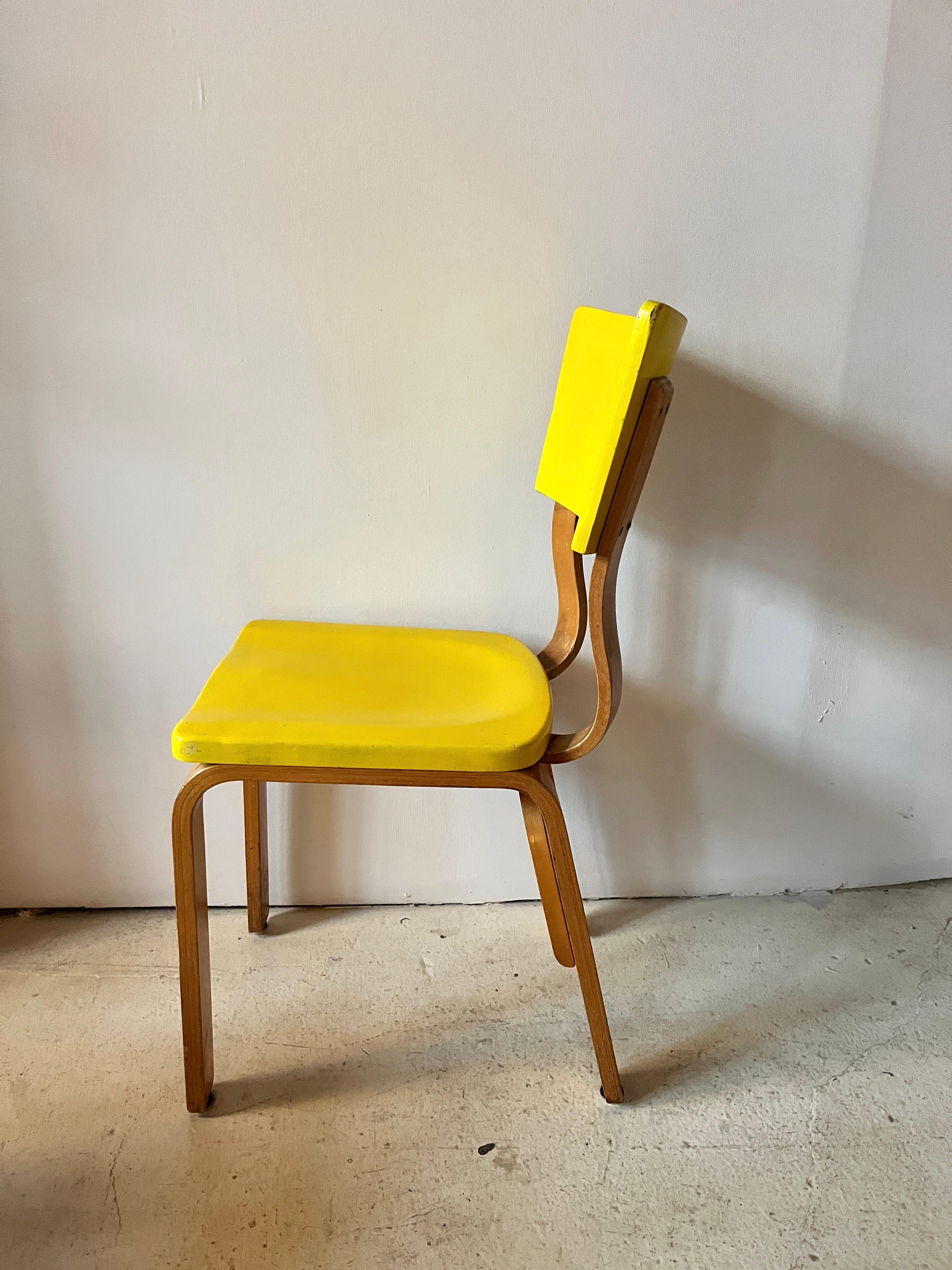 Set of Four Thonet 1216-S17-B1 Bent Plywood Saddle Seat Dining Chairs, 1940s For Sale 3