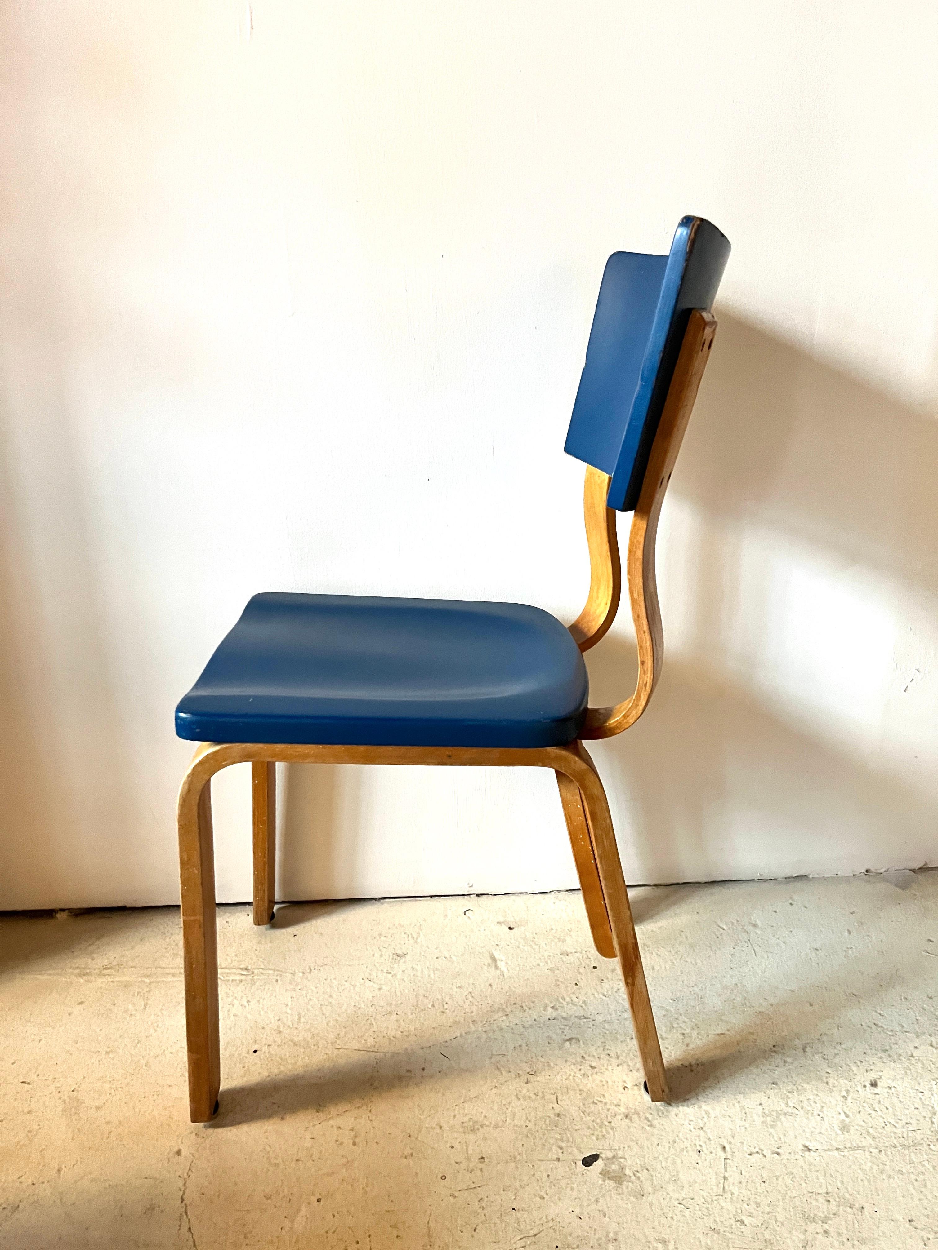 Set of Four Thonet 1216-S17-B1 Bent Plywood Saddle Seat Dining Chairs, 1940s For Sale 8