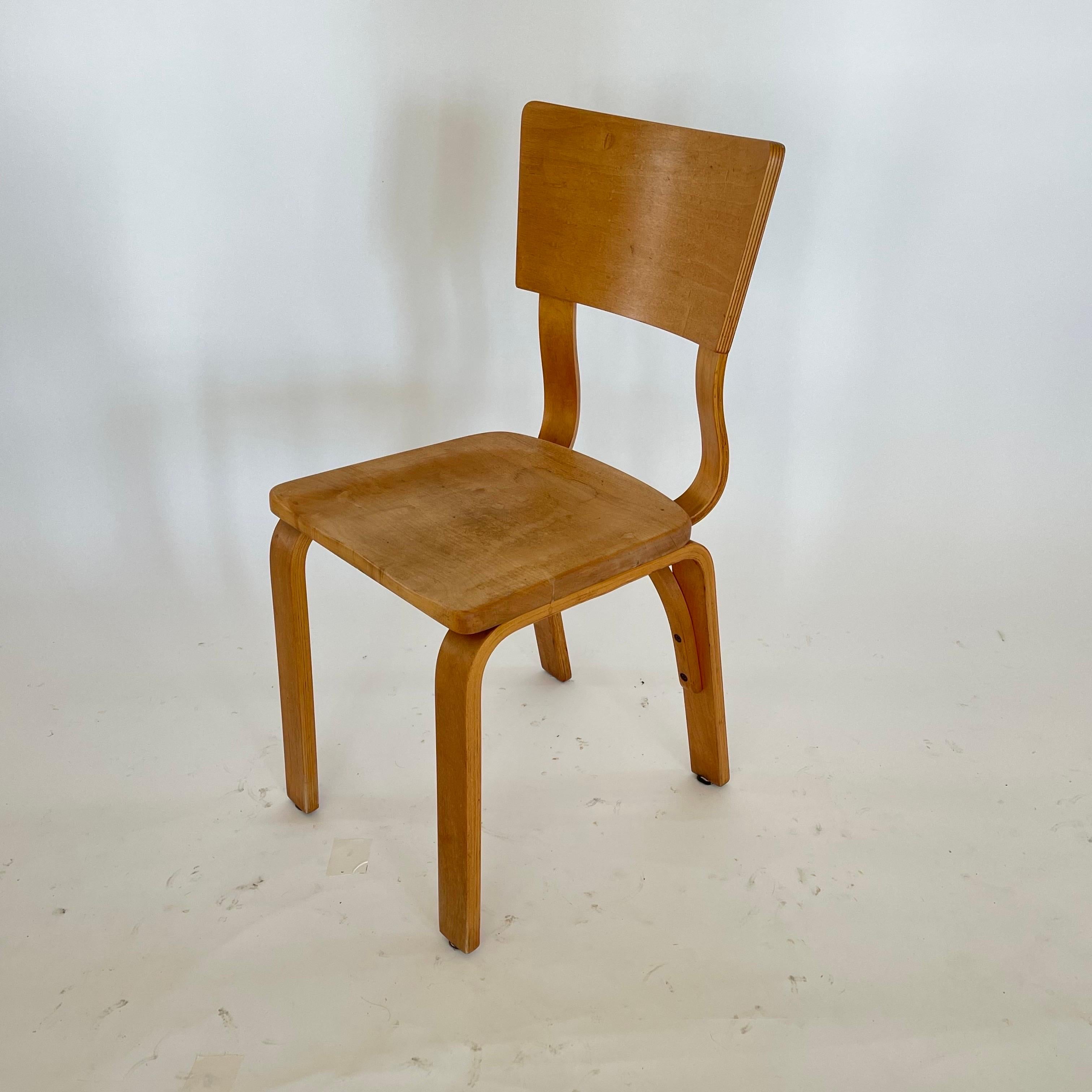 Molded Set of Four Thonet 1216-S17-B1 Bent Plywood Saddle Seat Dining Chairs, 1940s