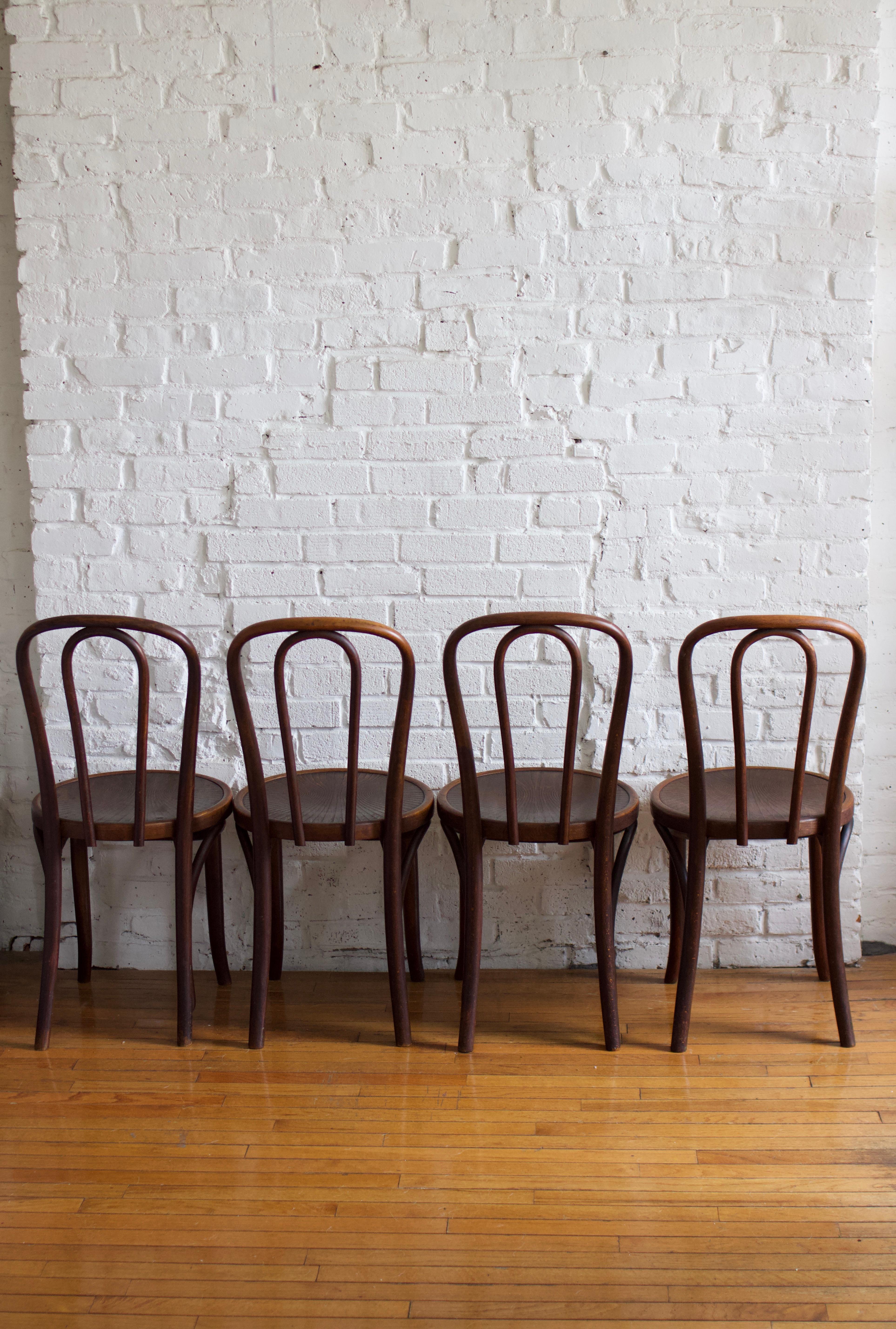 Set of Four Thonet Bentwood No. 18 Chairs, 1960s In Good Condition In Brooklyn, NY