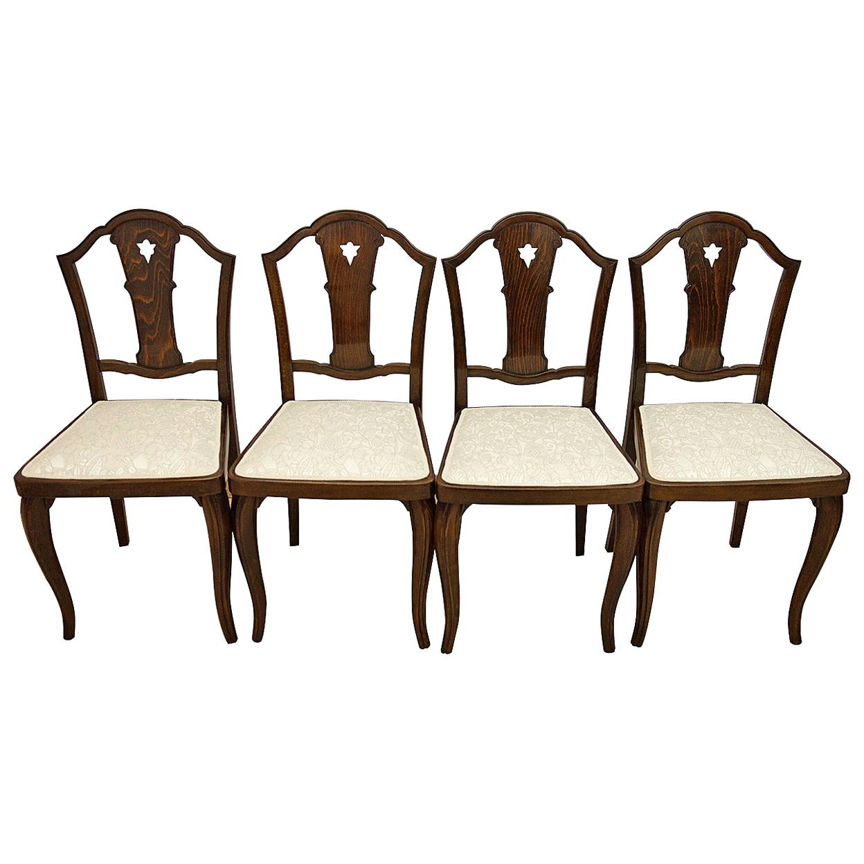 Ensemble de quatre chaises Thonet attribuées à Otto Prutscher en vente