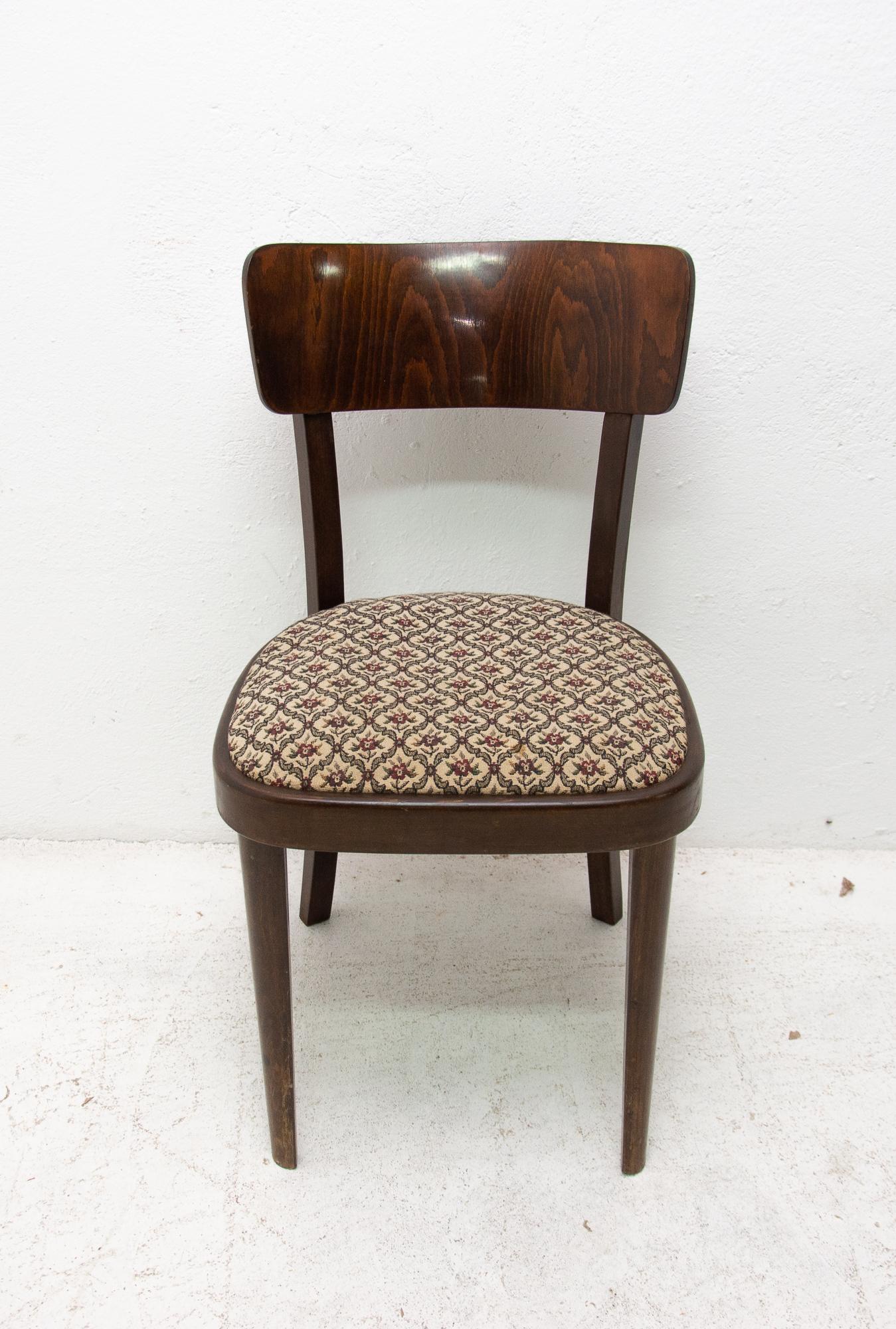 Set of Four Thonet Dining Chairs, Czechoslovakia, 1950s In Good Condition In Prague 8, CZ
