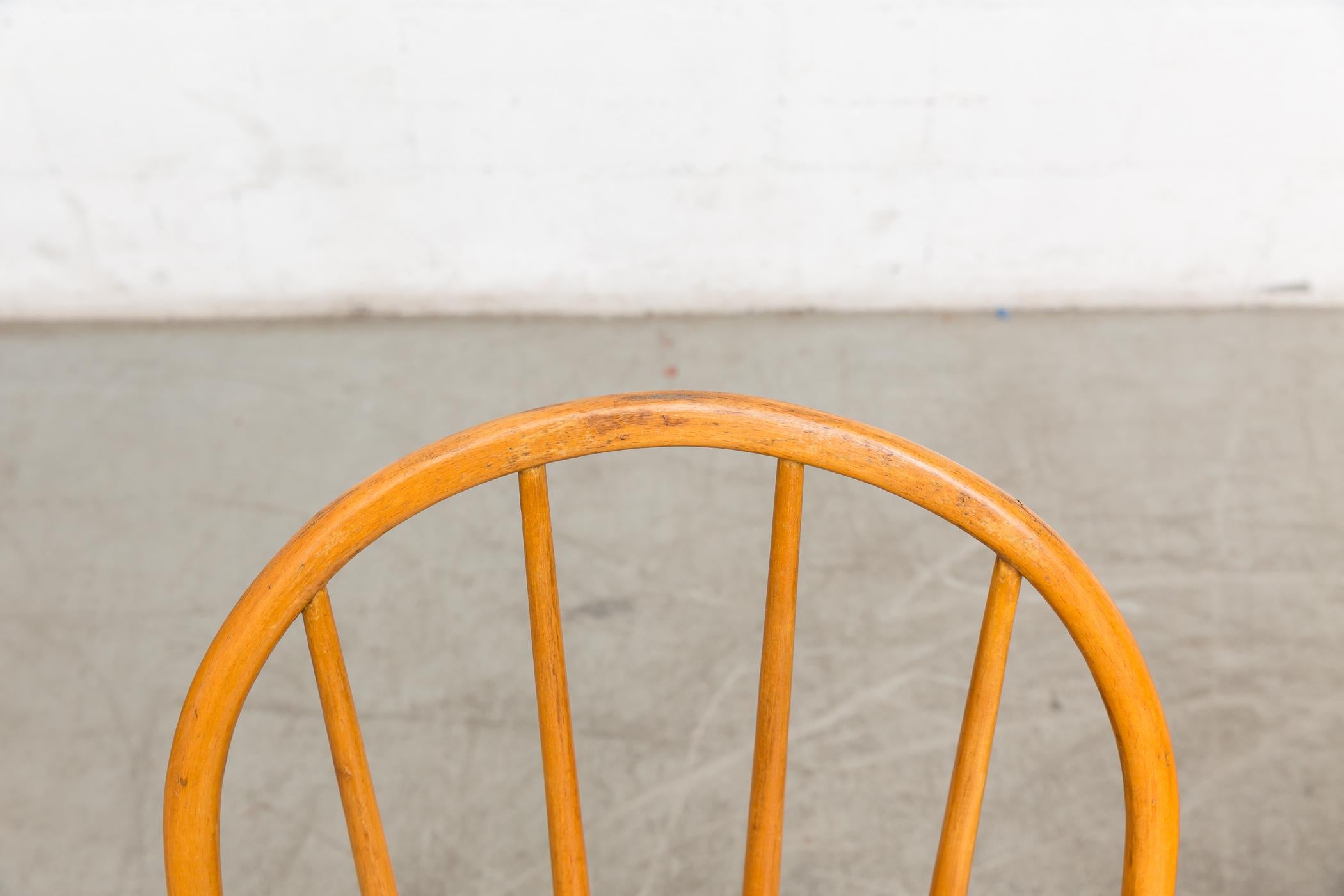 Néerlandais Ensemble de 4 chaises à dossier fuseau en bois blond naturel d'inspiration Tapiovaara du milieu du siècle dernier en vente