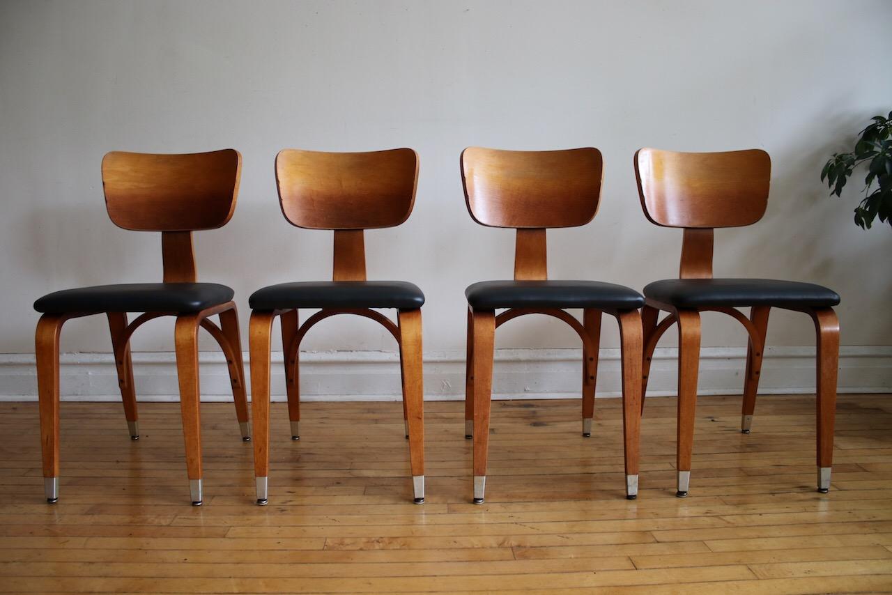 Set of Four Thonet Mid-Century Modern Dining Chairs In Good Condition In Brooklyn, NY