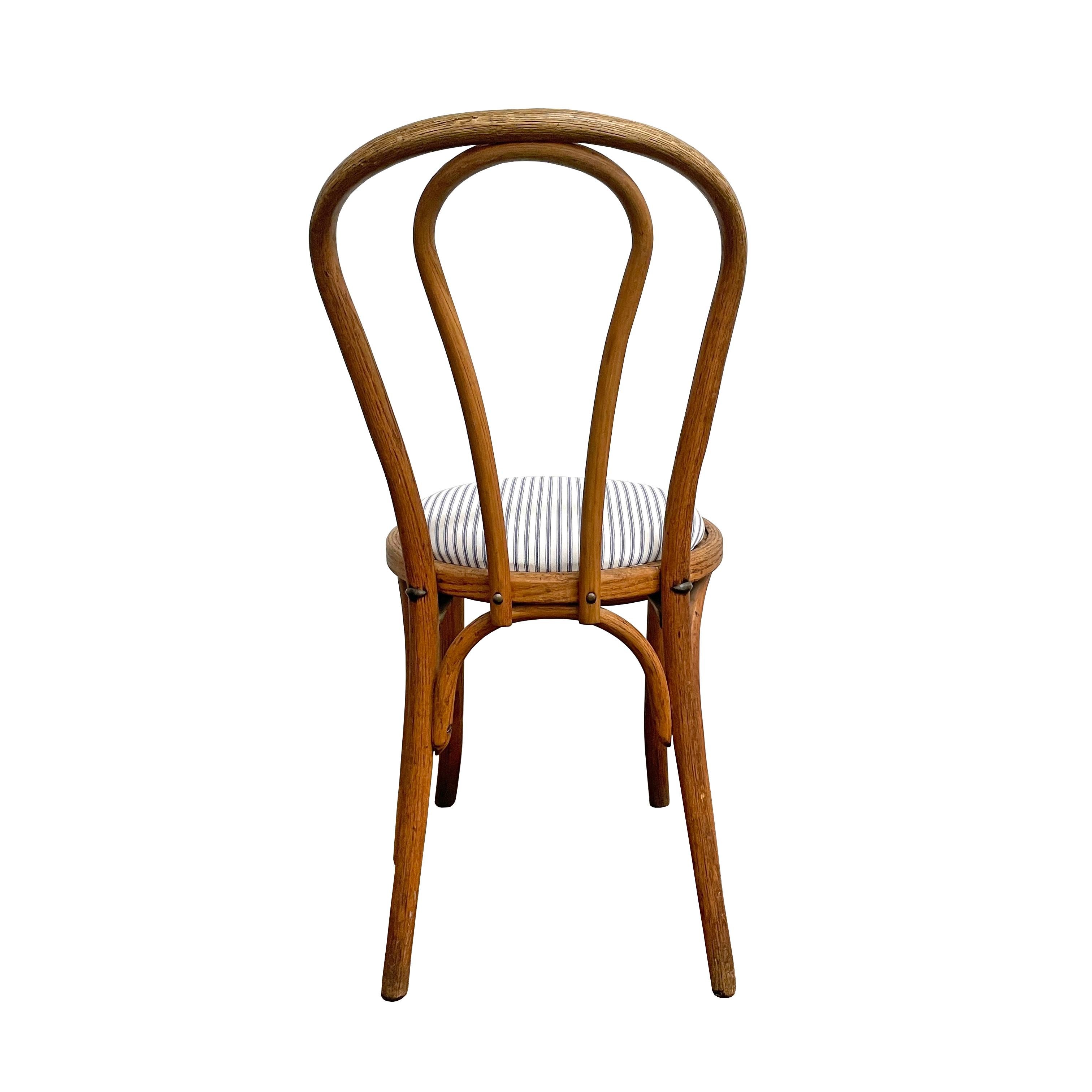 Oak Set of Four Thonet No. 18 Bentwood Chairs