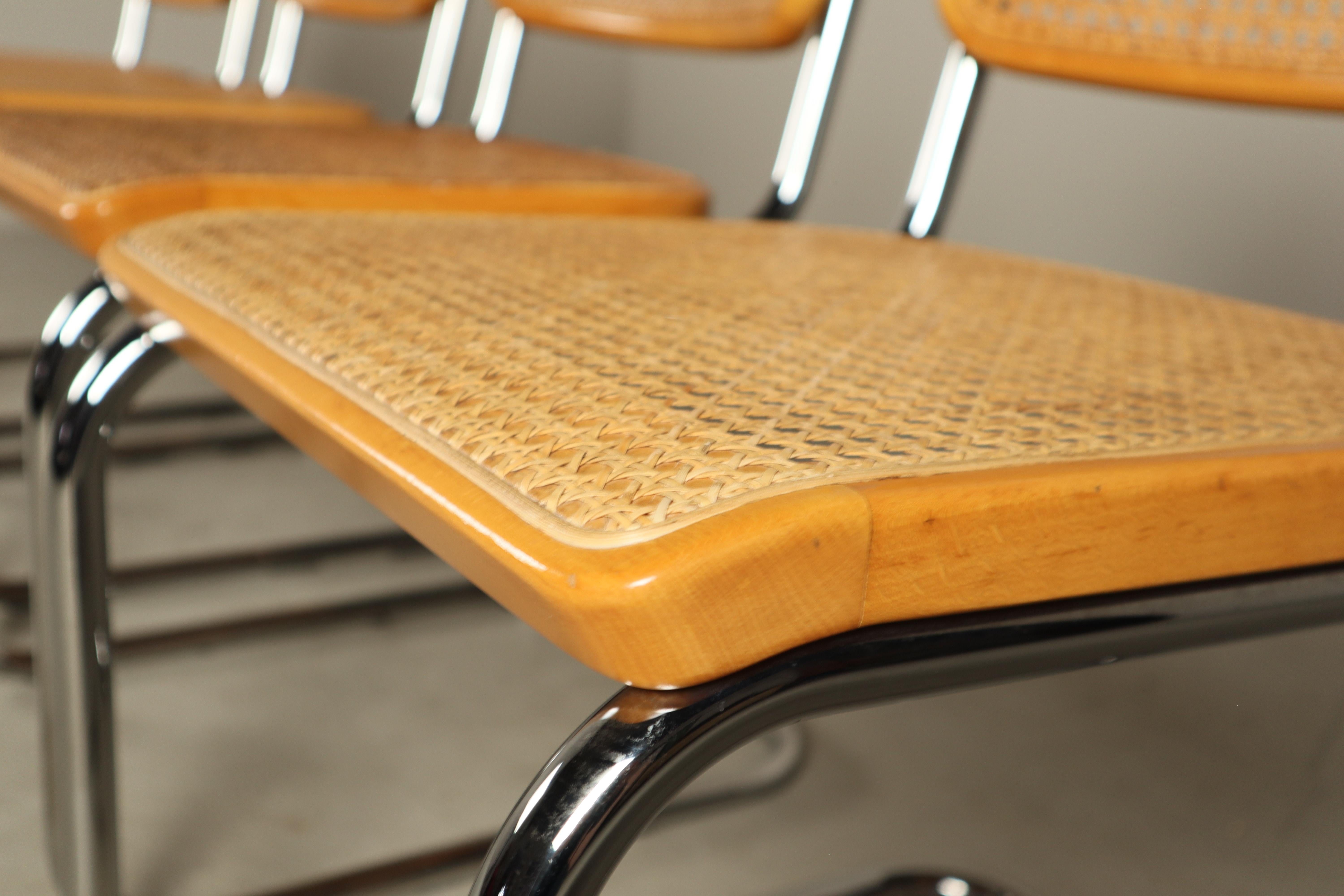 Set of four Thonet S32 Chairs by Marcel Breuer, 1983 - Bauhaus classic in beech en venta 4