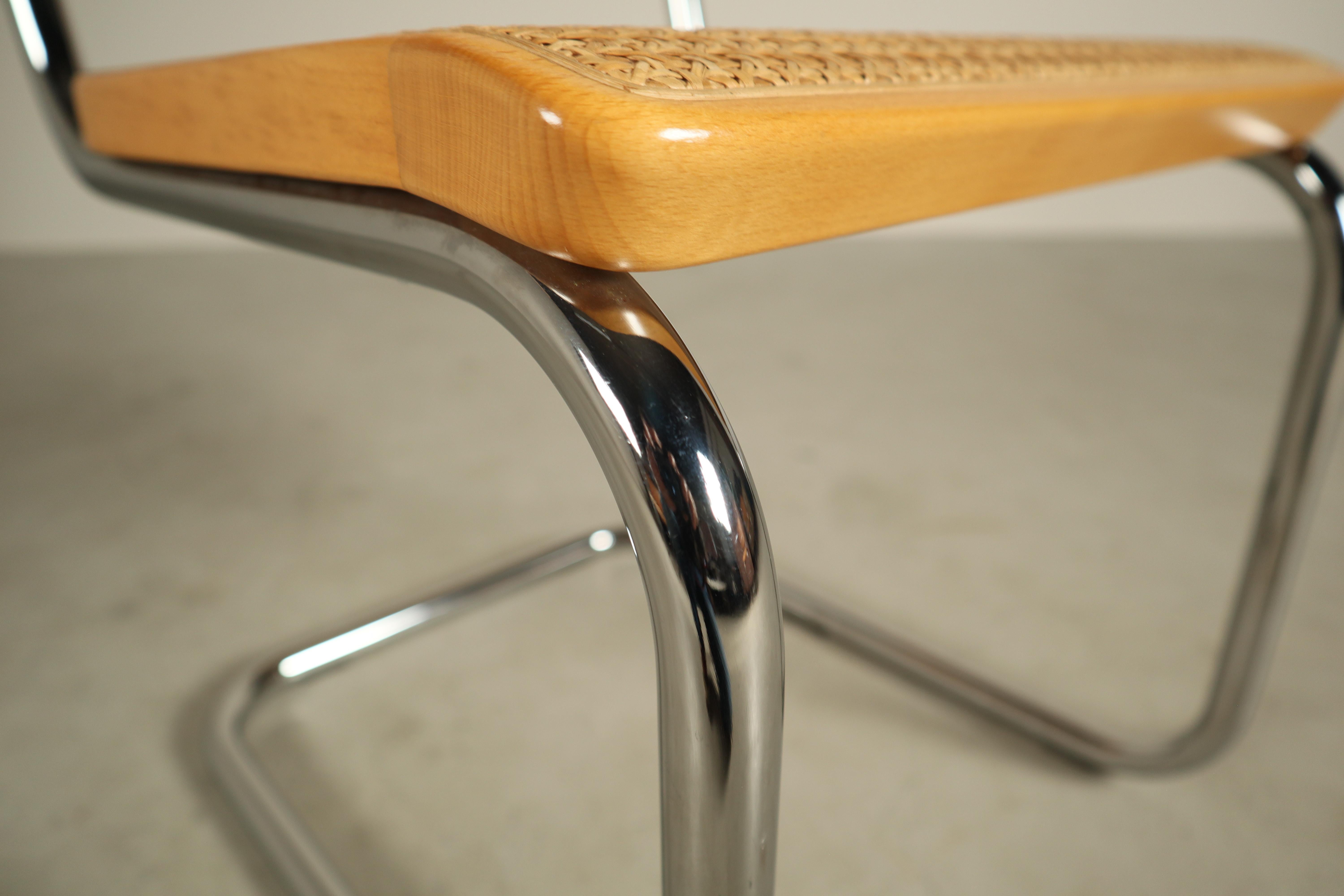 Set of four Thonet S32 Chairs by Marcel Breuer, 1983 - Bauhaus classic in beech en venta 12