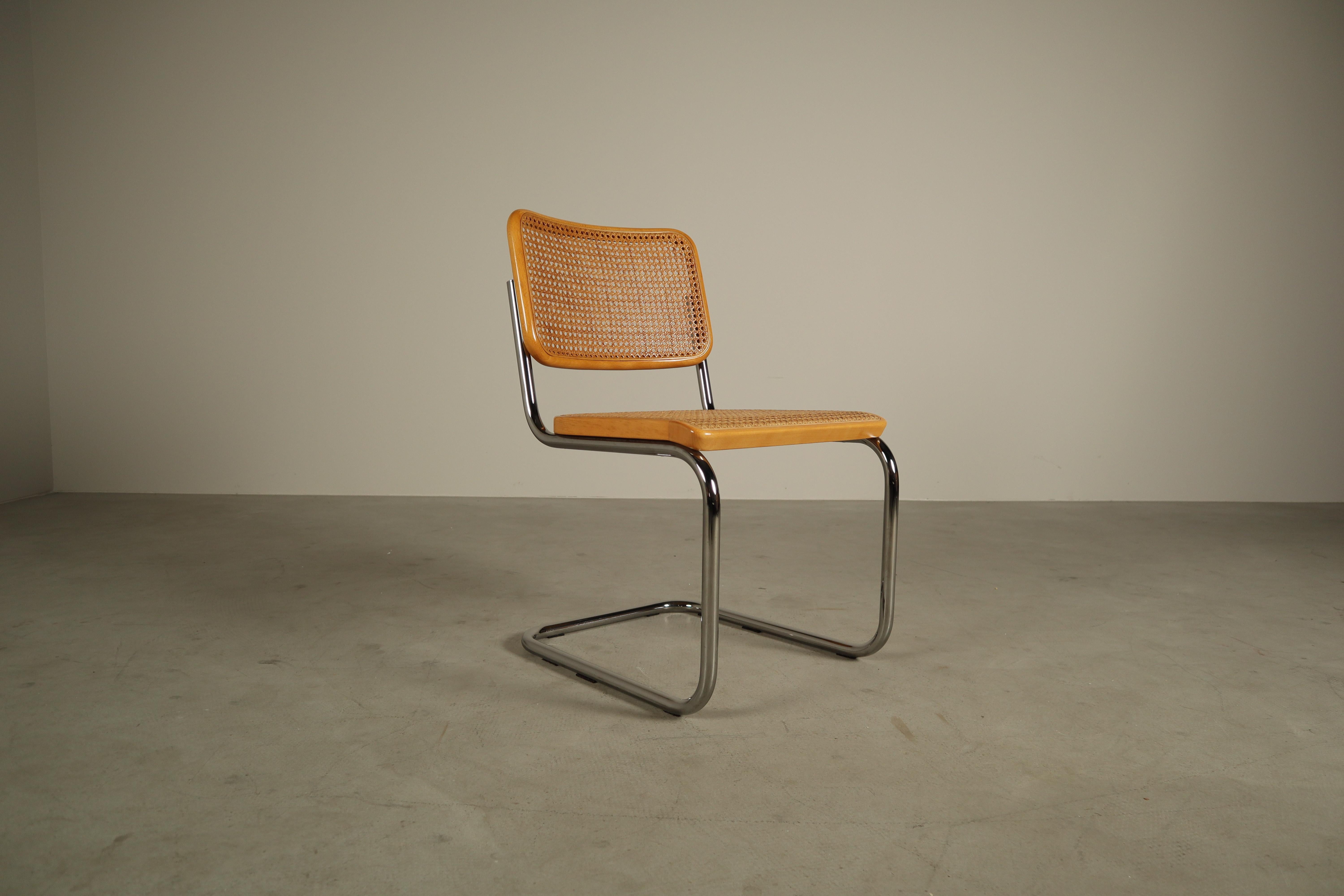 Set of four Thonet S32 Chairs by Marcel Breuer, 1983 - Bauhaus classic in beech en venta 13