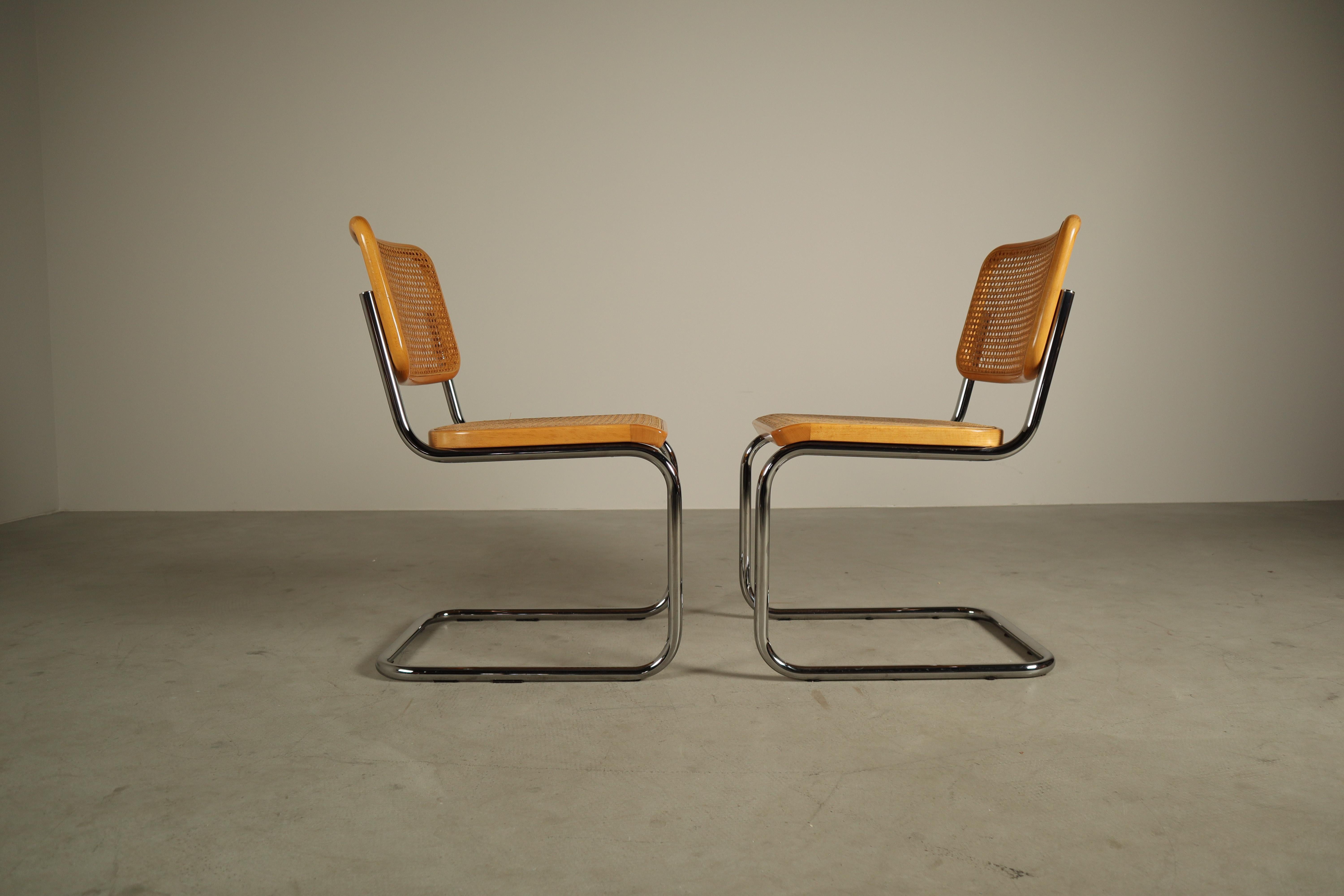 Set of four Thonet S32 Chairs by Marcel Breuer, 1983 - Bauhaus classic in beech Alemán en venta