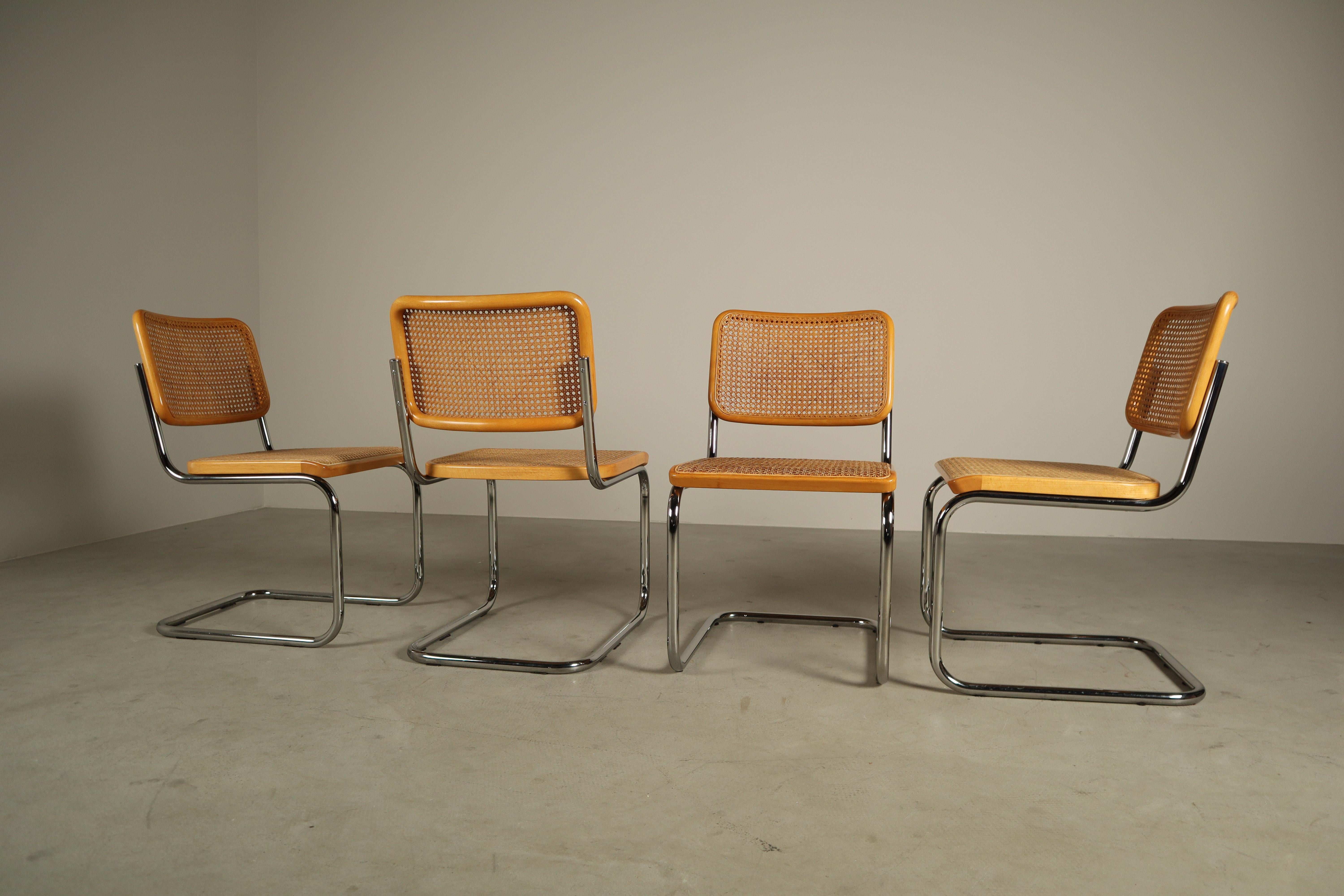 Set of four Thonet S32 Chairs by Marcel Breuer, 1983 - Bauhaus classic in beech Caña en venta