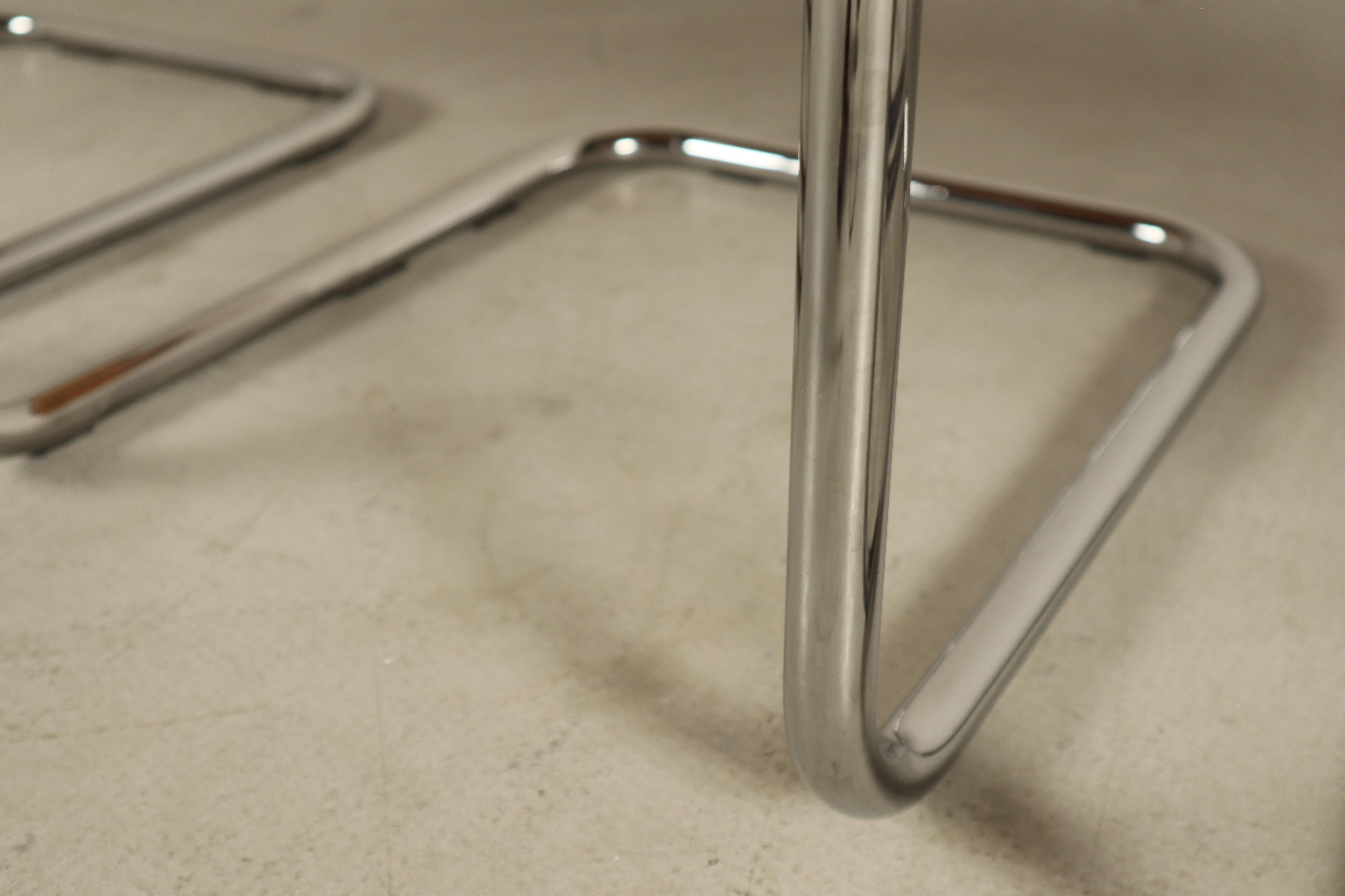 Set of four Thonet S32 Chairs by Marcel Breuer, 1983 - Bauhaus classic in beech en venta 2