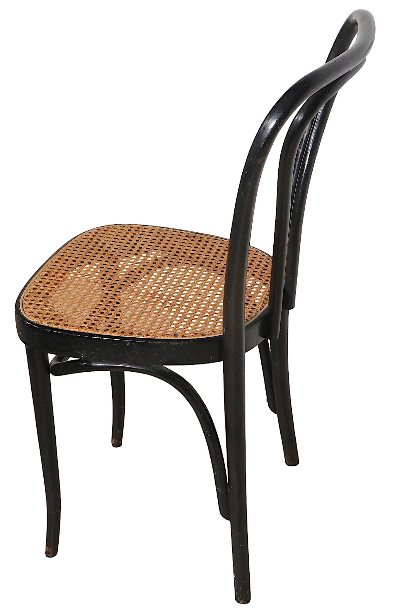 Set of Four Thonet Style Dining Cafe Chairs Made in Italy, C 1970’s In Good Condition In New York, NY