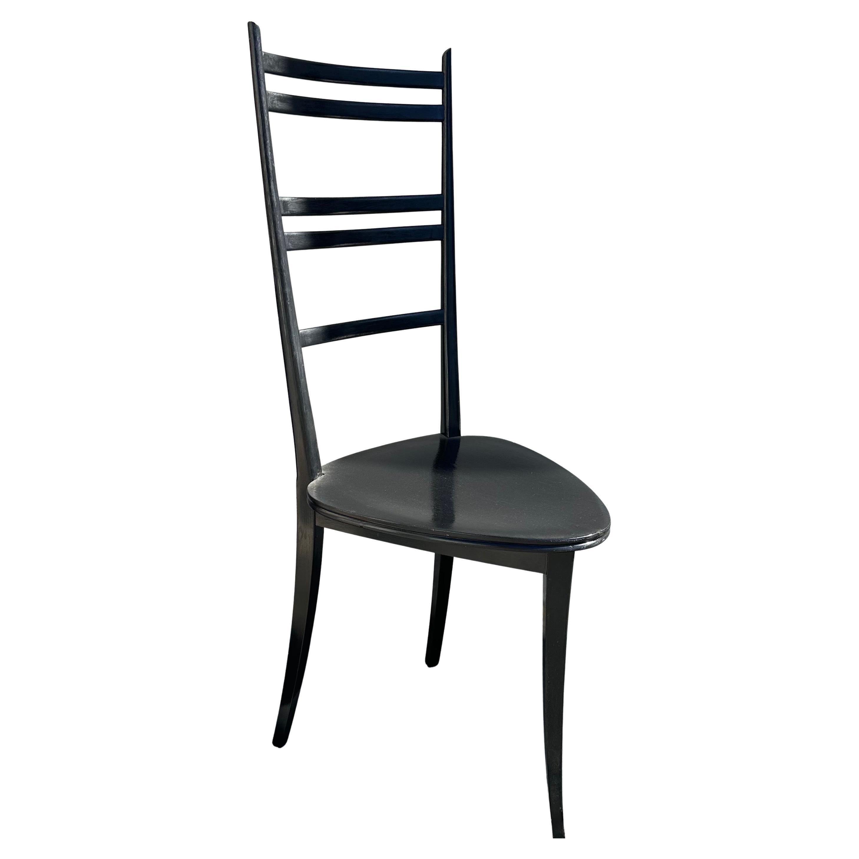 Ensemble de quatre chaises à trois pieds dans le style de Gio Ponti Bon état - En vente à San Diego, CA