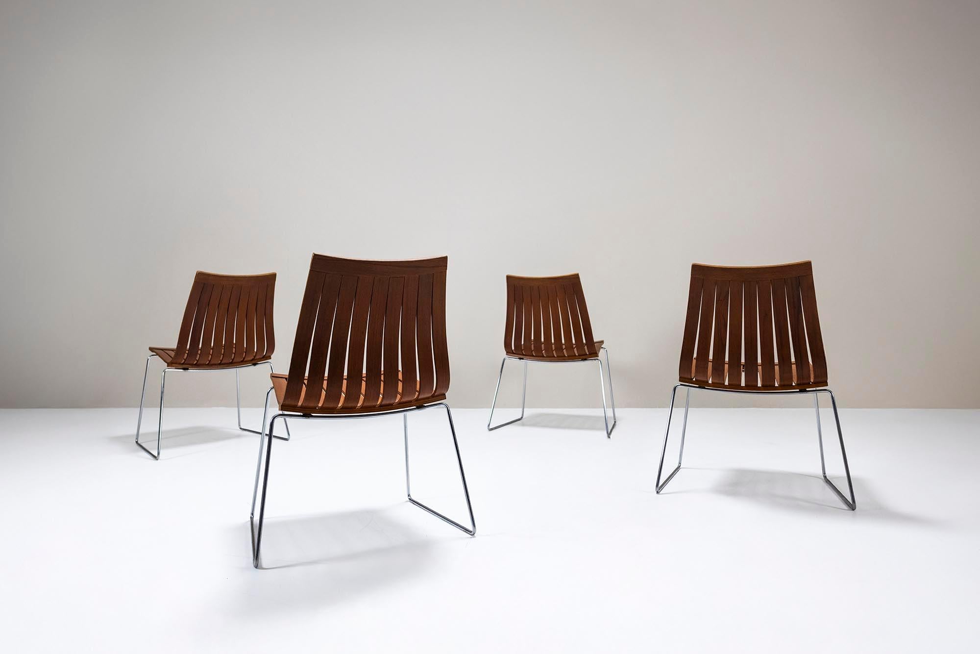 Scandinavian Modern Set of Four Tønnestav Dining Chairs by Kjell Richardsen for Tynes Møbelfabrikk For Sale