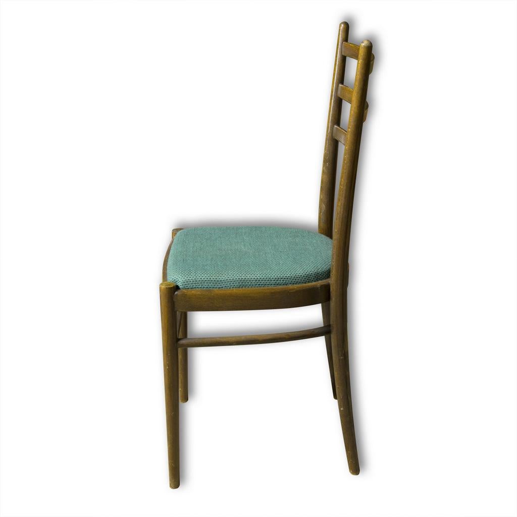 Set of Four Ton Dining Chairs, Czechoslovakia, 1960s In Good Condition For Sale In Prague 8, CZ