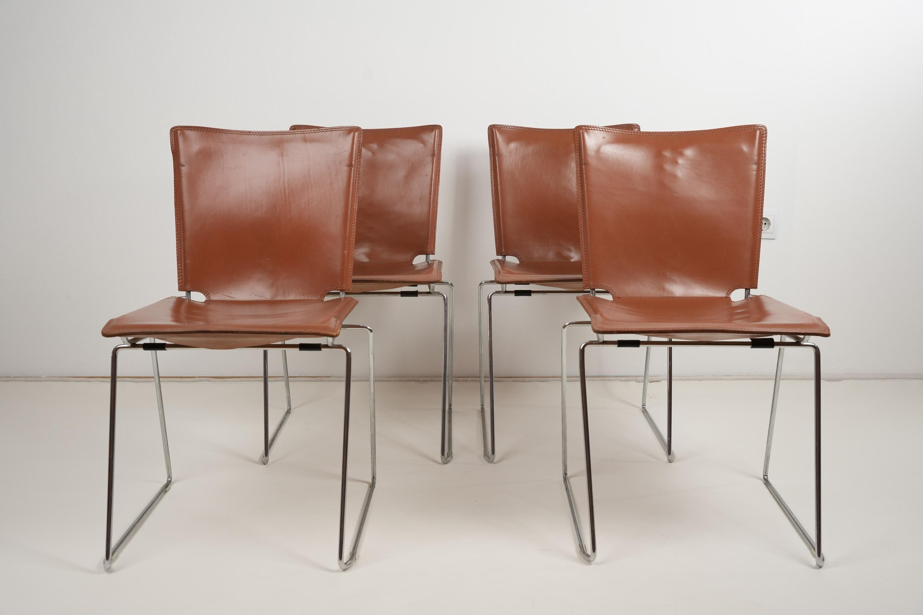 Mid-Century Modern Set of Four Toyoda Hiroyuki for ICF Pelle Leather Chair 1970s For Sale