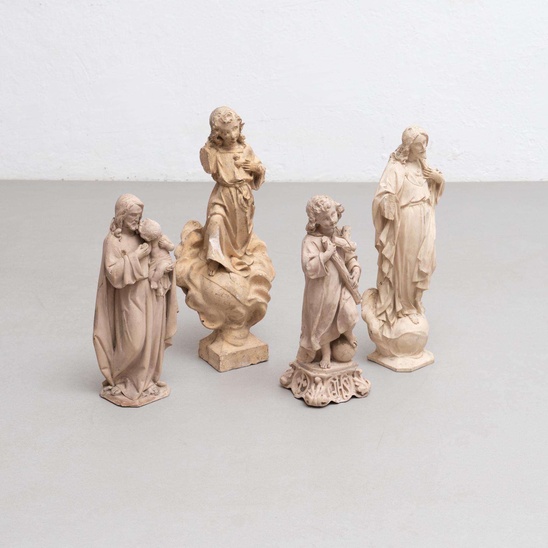Set of Four Traditional Plaster Figures , circa 1950 For Sale 7
