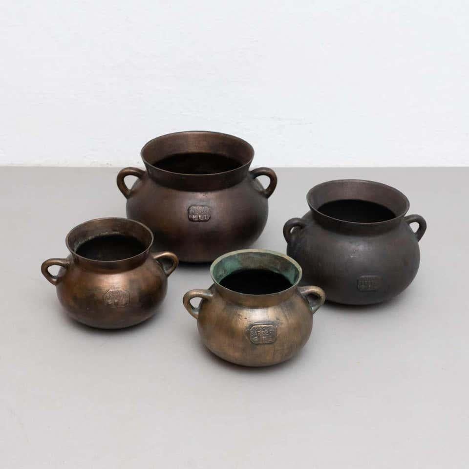 Ensemble de quatre pots traditionnels espagnols en bronze 6