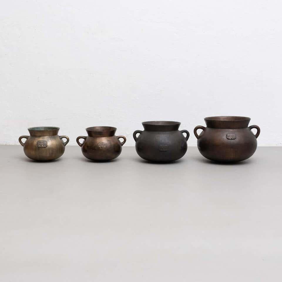 Ensemble de quatre pots traditionnels espagnols en bronze 7