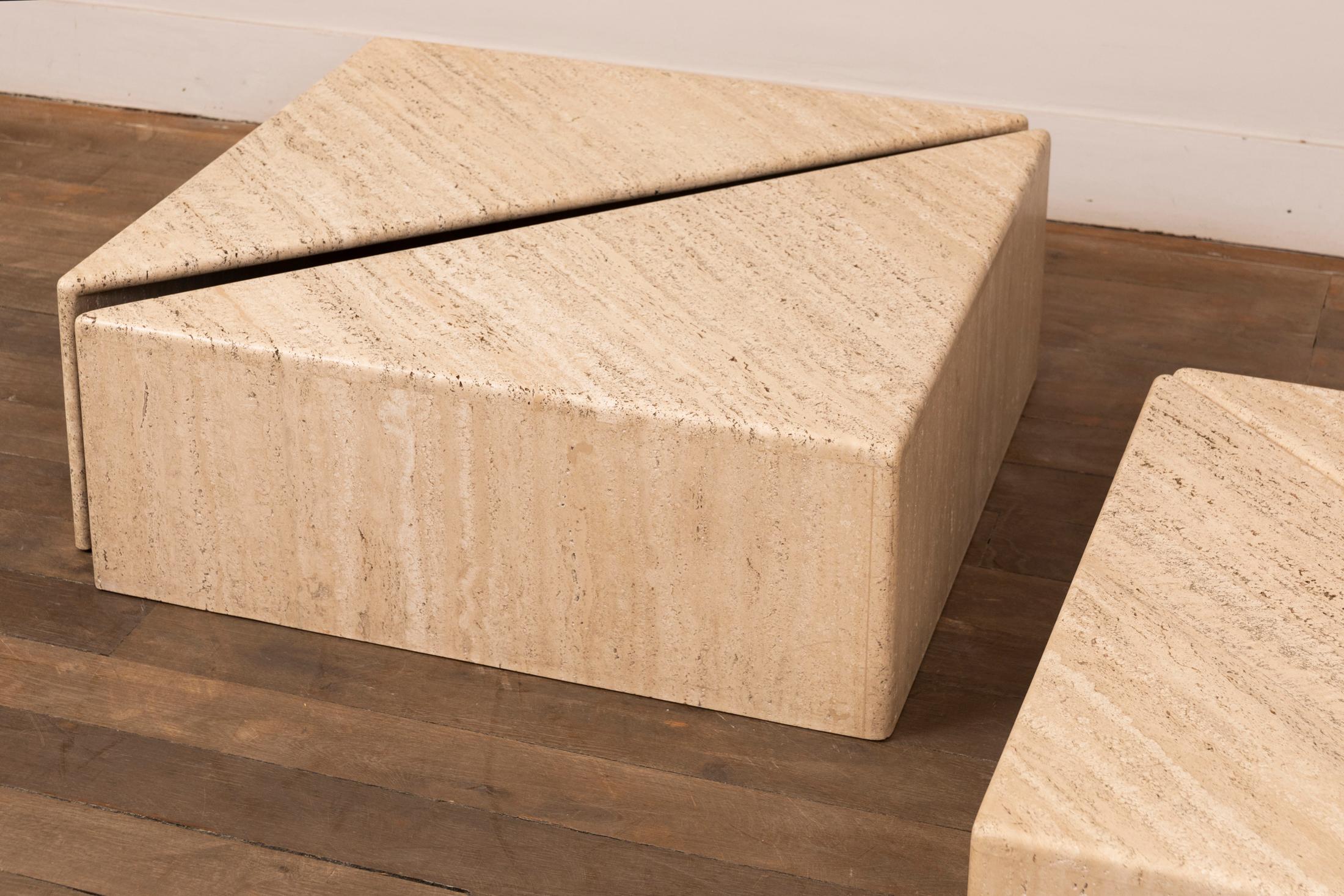 Set of Four Travertine Elements Forming One or More Coffee Tables In Good Condition In Paris, Ile-de-France