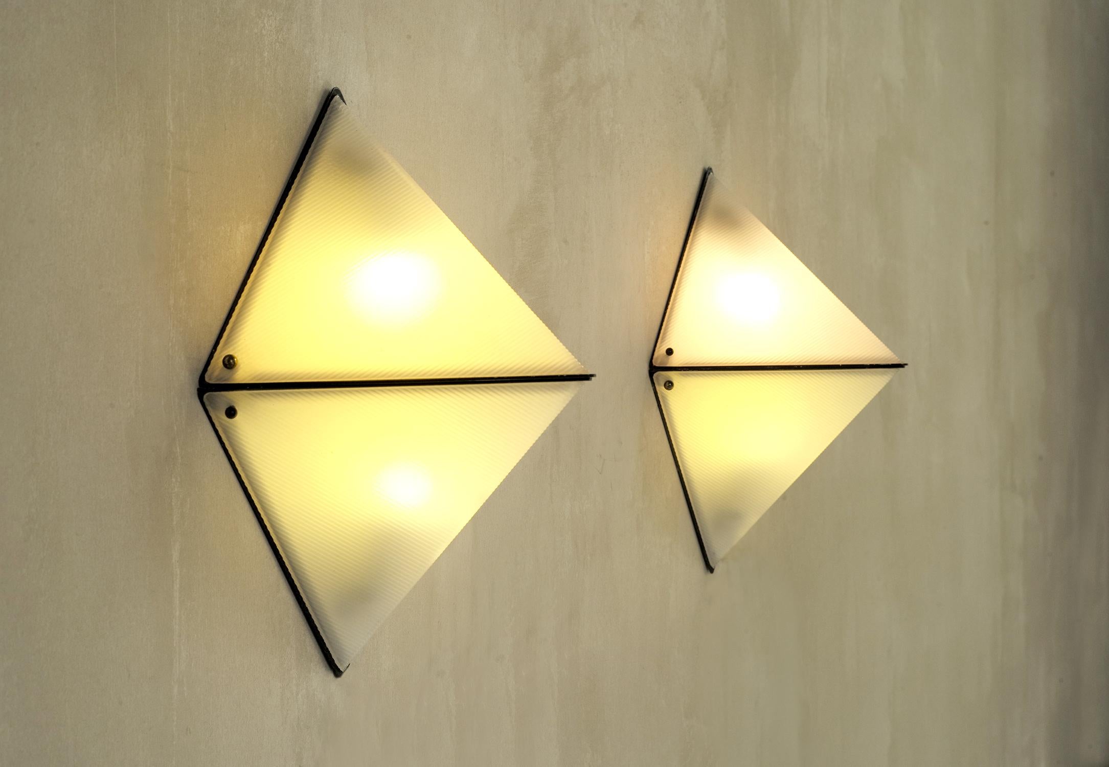 Set of Four Triangular Sconces, 1960 In Good Condition In Catonvielle, FR