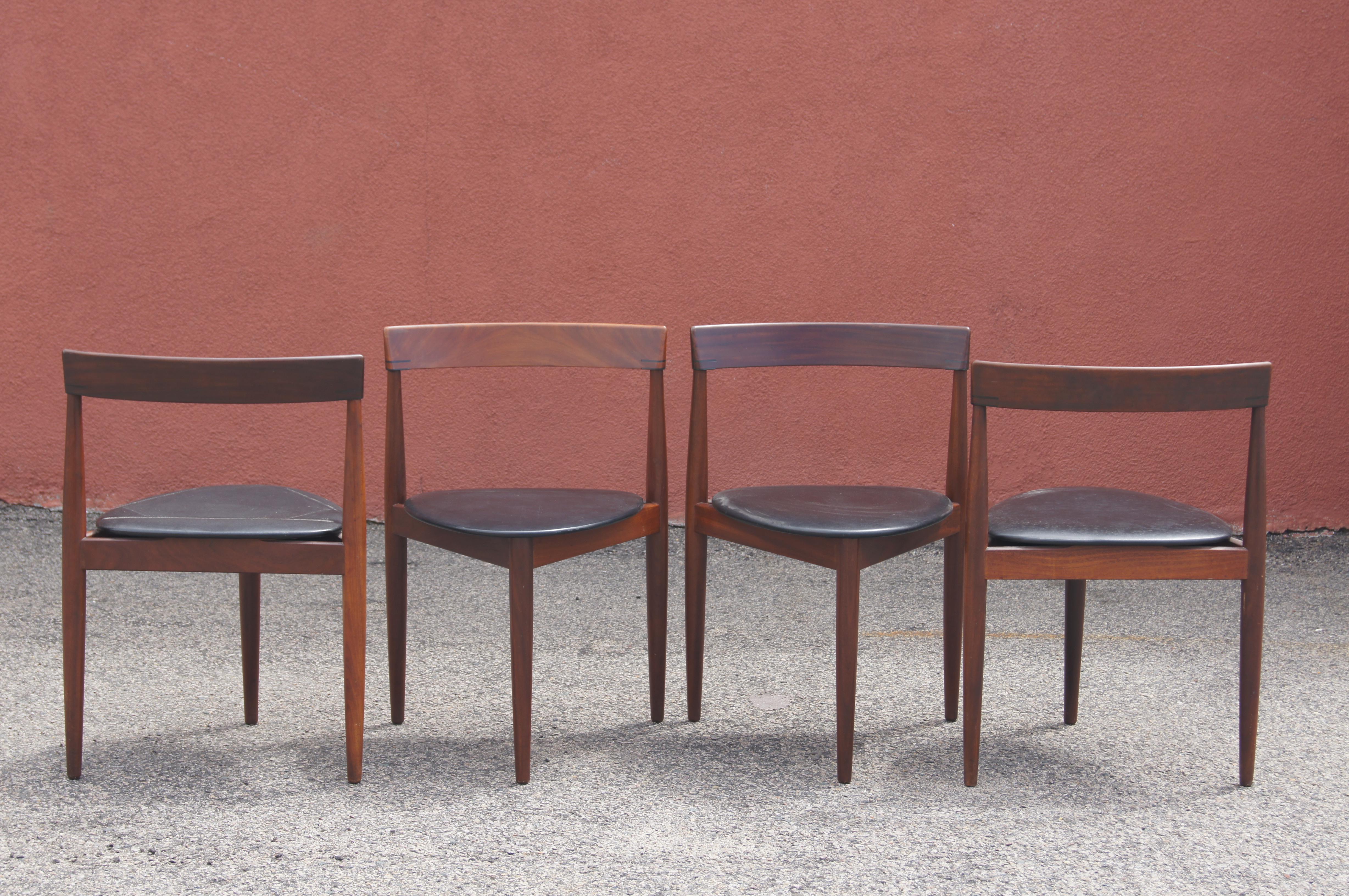 Scandinavian Modern Set of Four Triangular Teak Stacking Chairs by Hans Olsen for Frem Røjle For Sale
