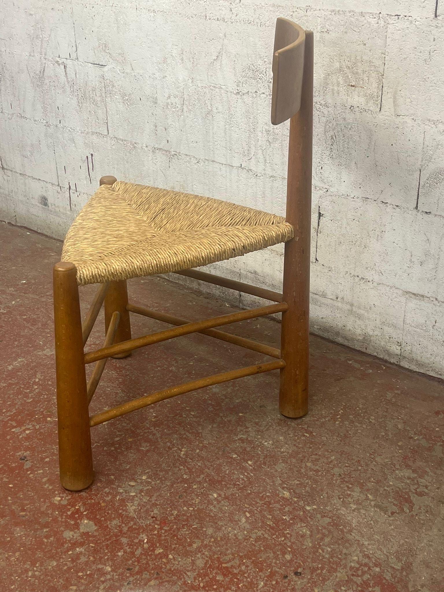 Juego de cuatro sillas trípode Francés en venta