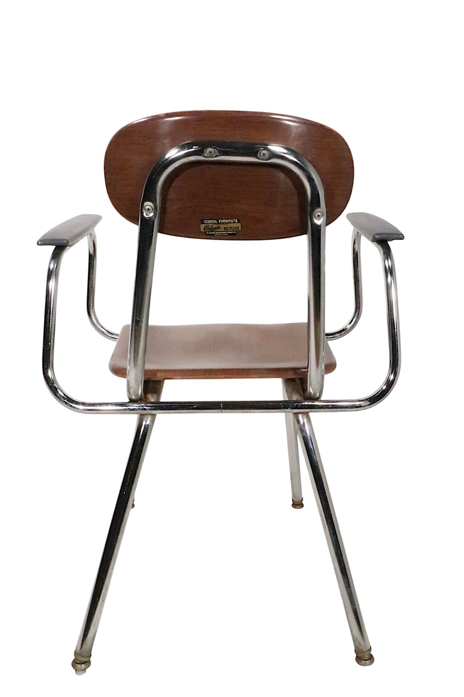 Vierer-Set aus Chrom und Kunststoff  Mid Century Industrial School Stühle (Moderne der Mitte des Jahrhunderts) im Angebot