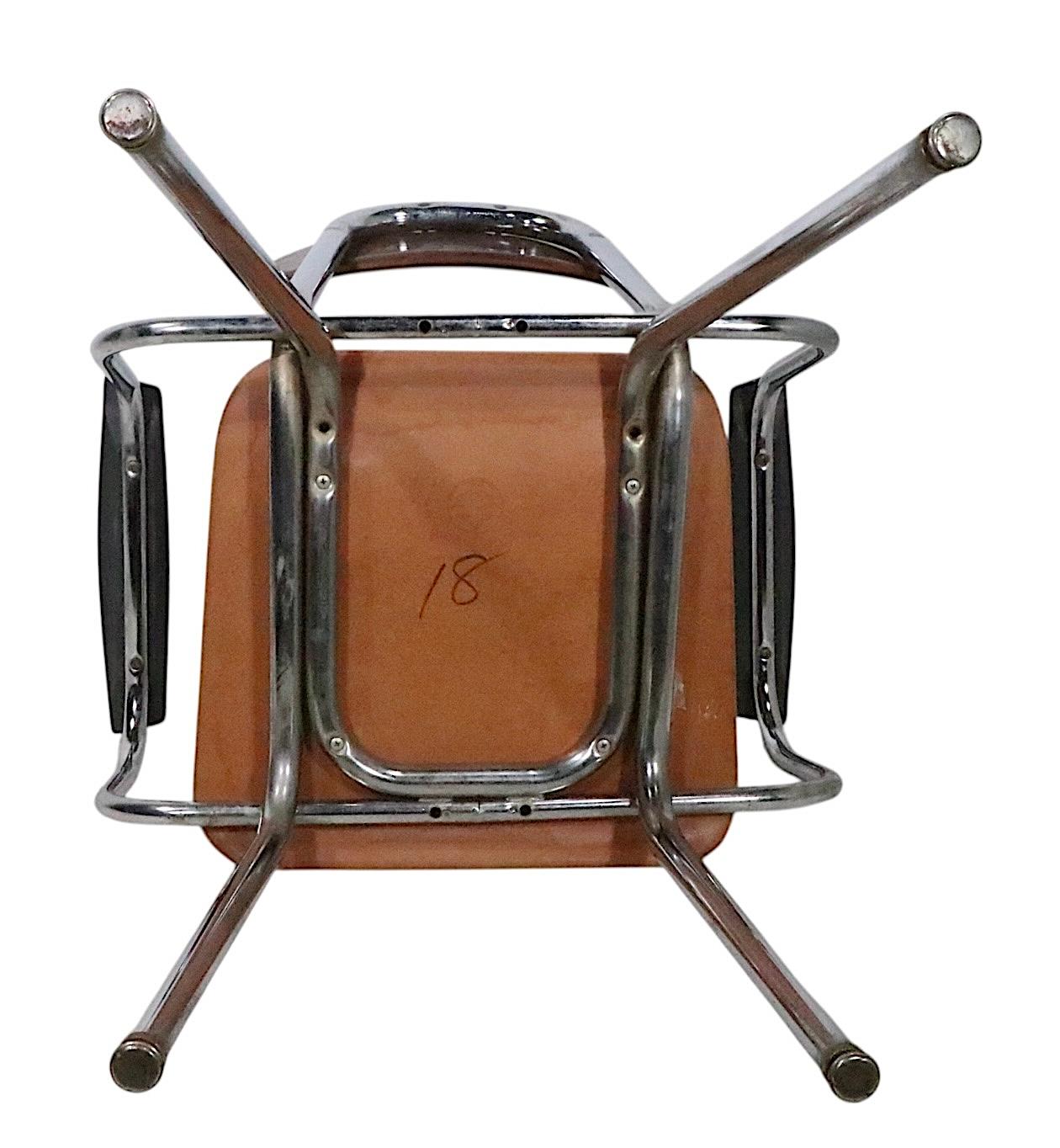 Vierer-Set aus Chrom und Kunststoff  Mid Century Industrial School Stühle (amerikanisch) im Angebot