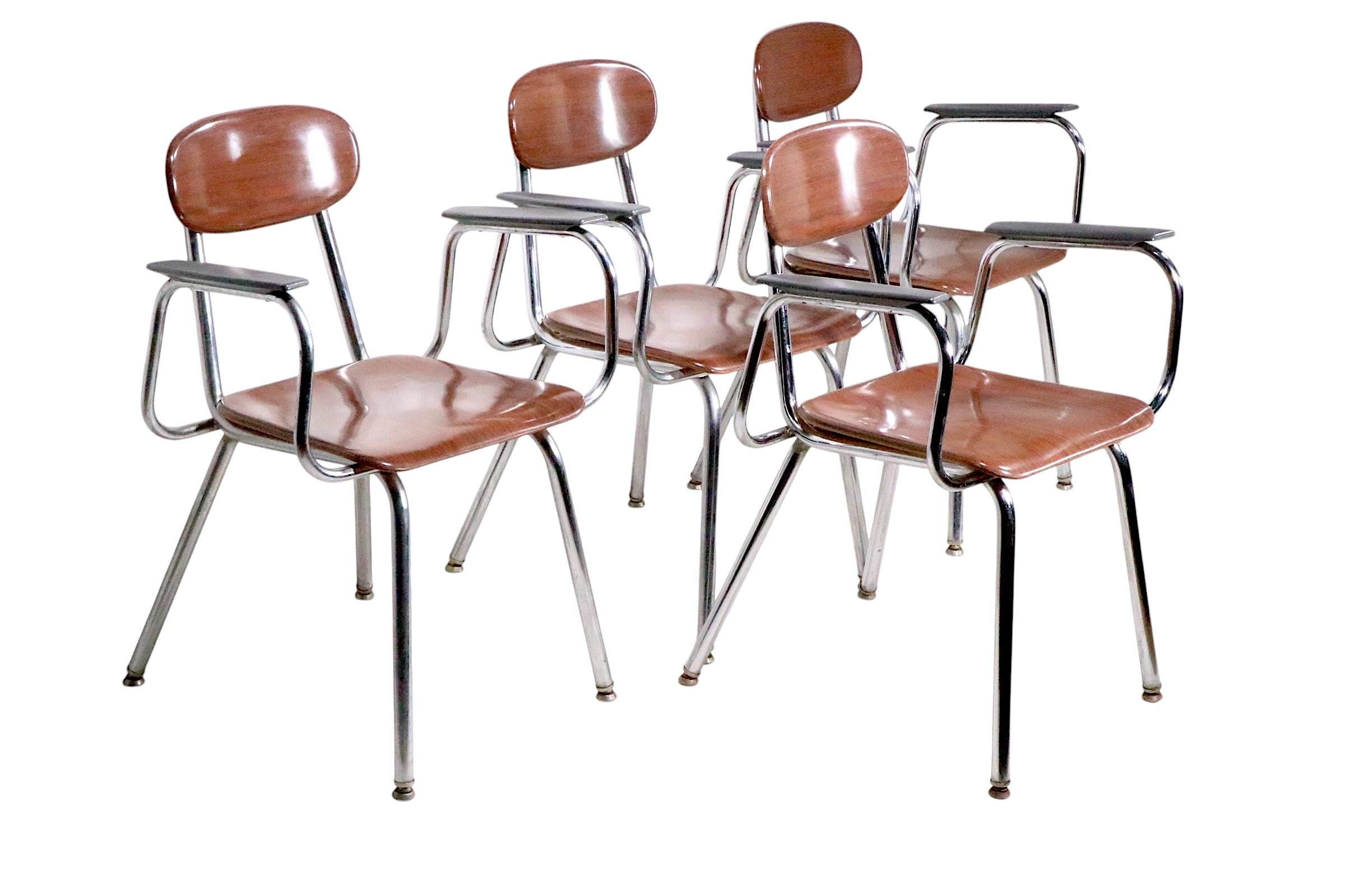 Vierer-Set aus Chrom und Kunststoff  Mid Century Industrial School Stühle (20. Jahrhundert) im Angebot