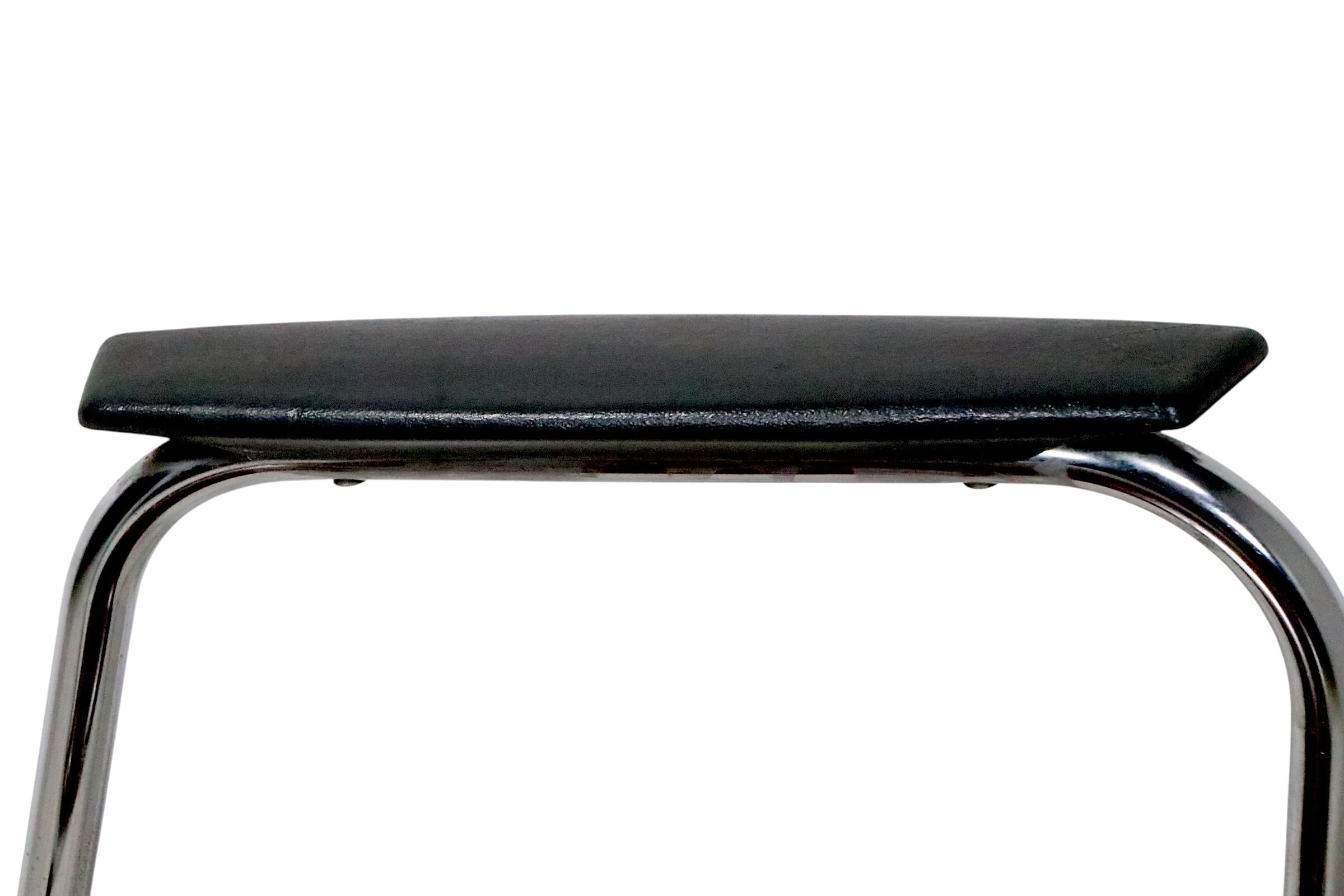 Vierer-Set aus Chrom und Kunststoff  Mid Century Industrial School Stühle im Angebot 2