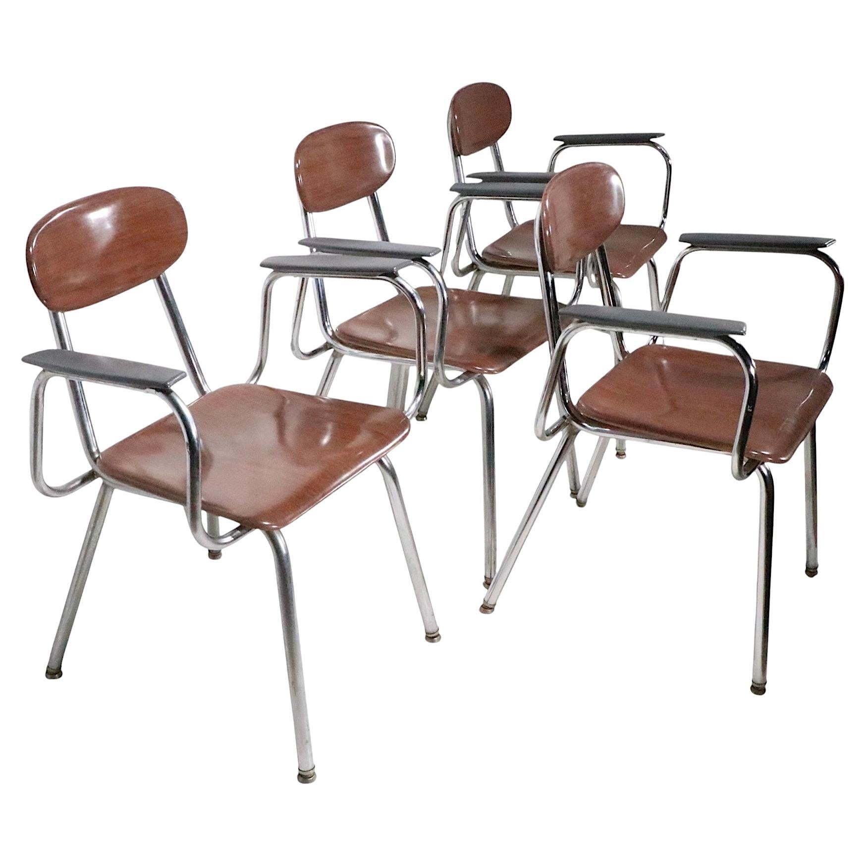 Vierer-Set aus Chrom und Kunststoff  Mid Century Industrial School Stühle im Angebot