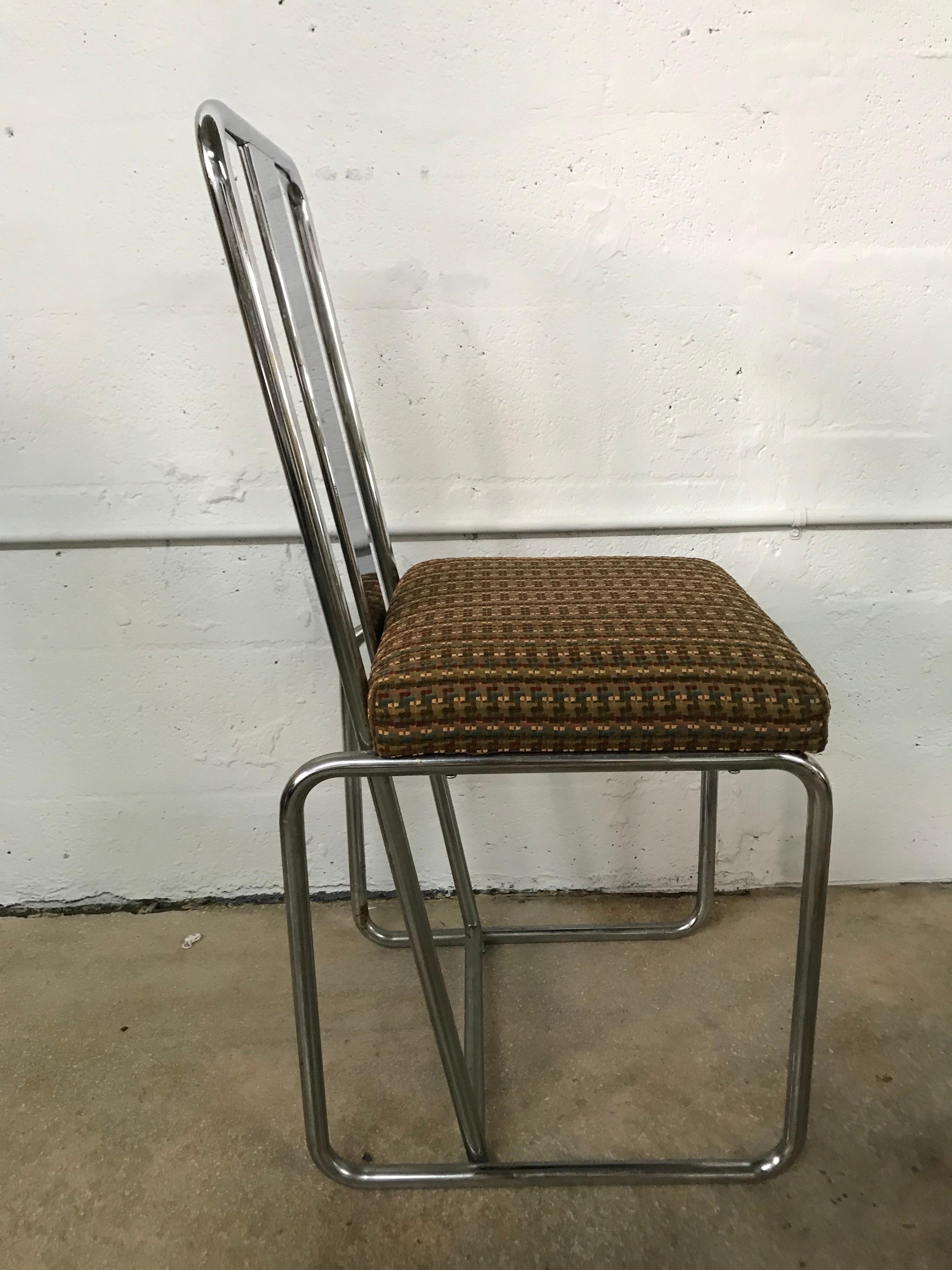 Set of Four Tubular Chrome Dining Chairs In Good Condition For Sale In Miami, FL