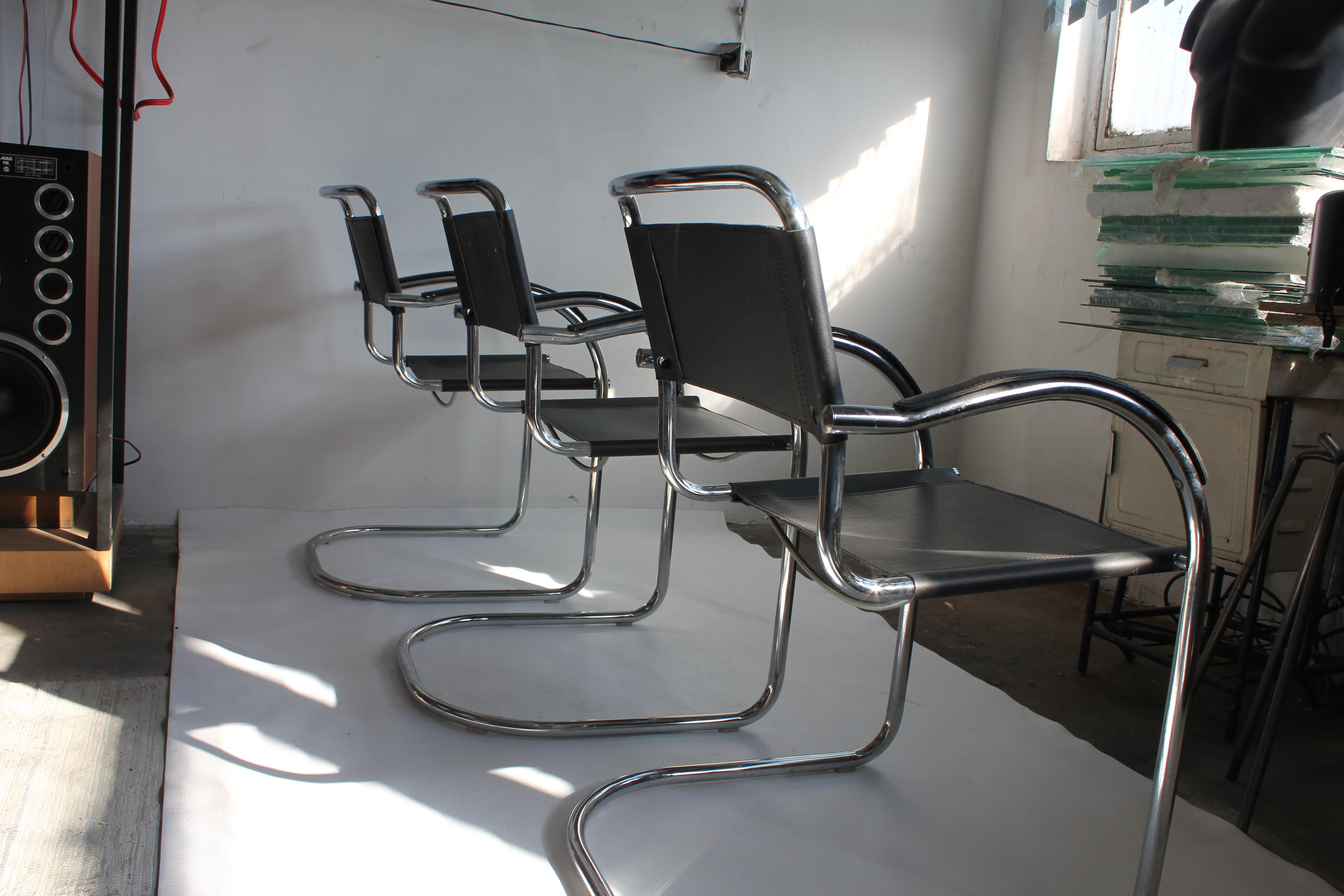 Set of Four Tubular Steel and Leather Dining Chairs by Matteo Grassi, Bauhaus In Excellent Condition For Sale In Bydgoszcz, PL