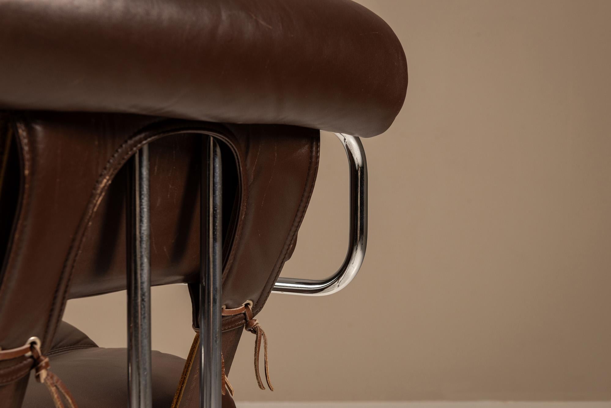 Cuir Ensemble de quatre chaises 'Tucroma' par Guido Faleschini pour i4 Mariani, Italie, années 1970 en vente